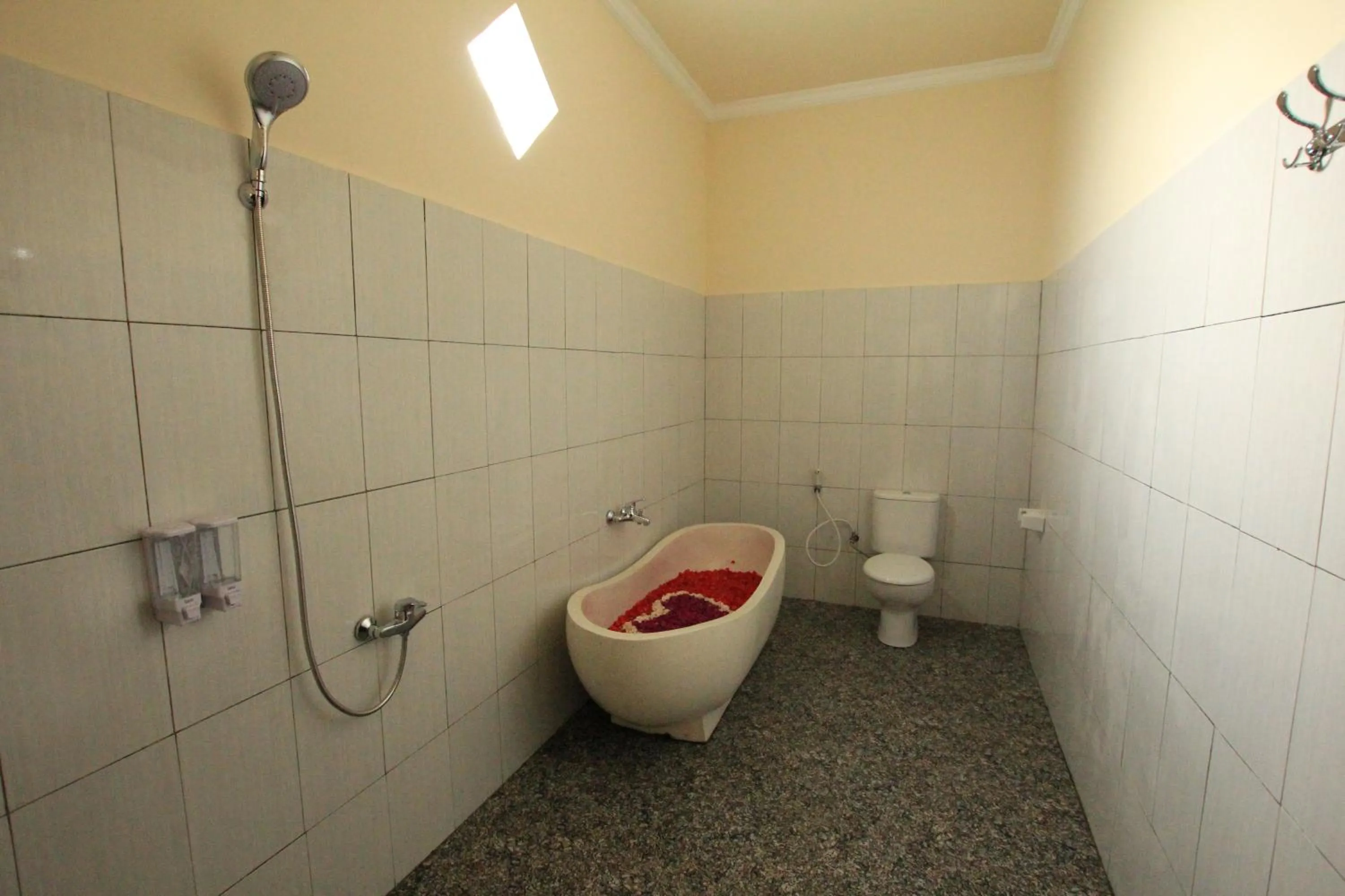 Toilet in Ayuna Family Ubud