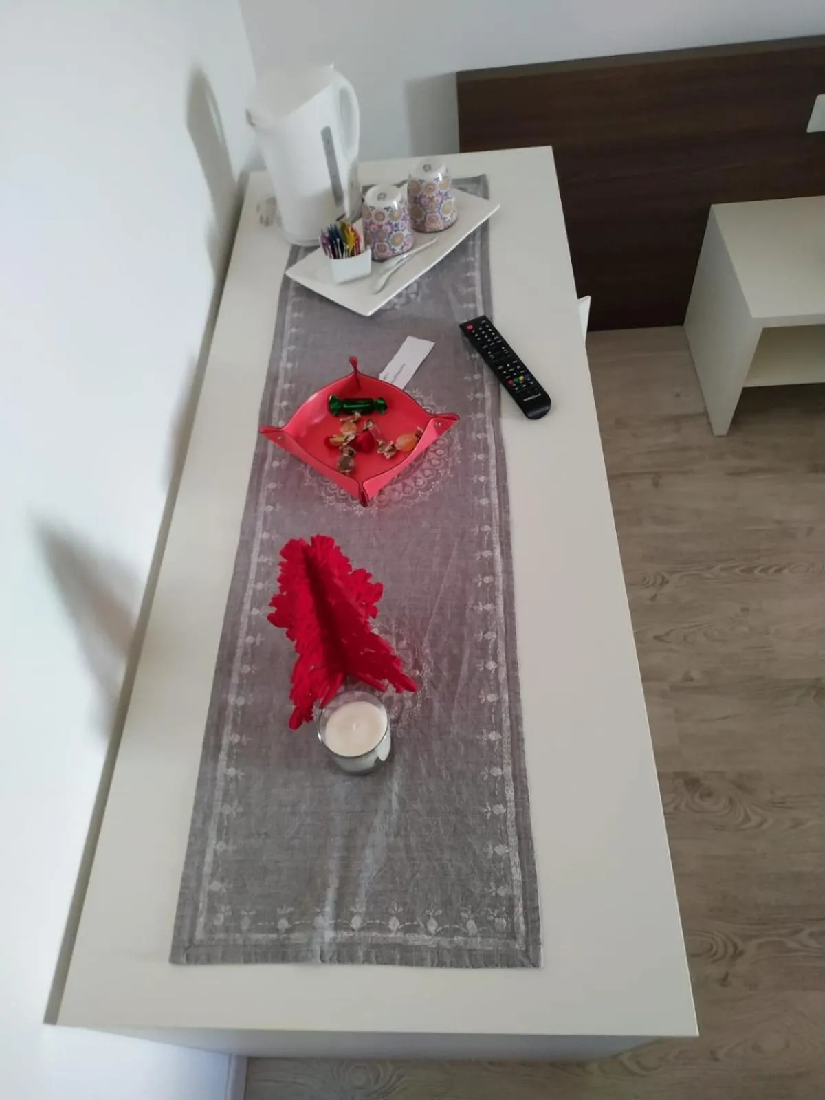 Photo of the whole room in In & Out Matera