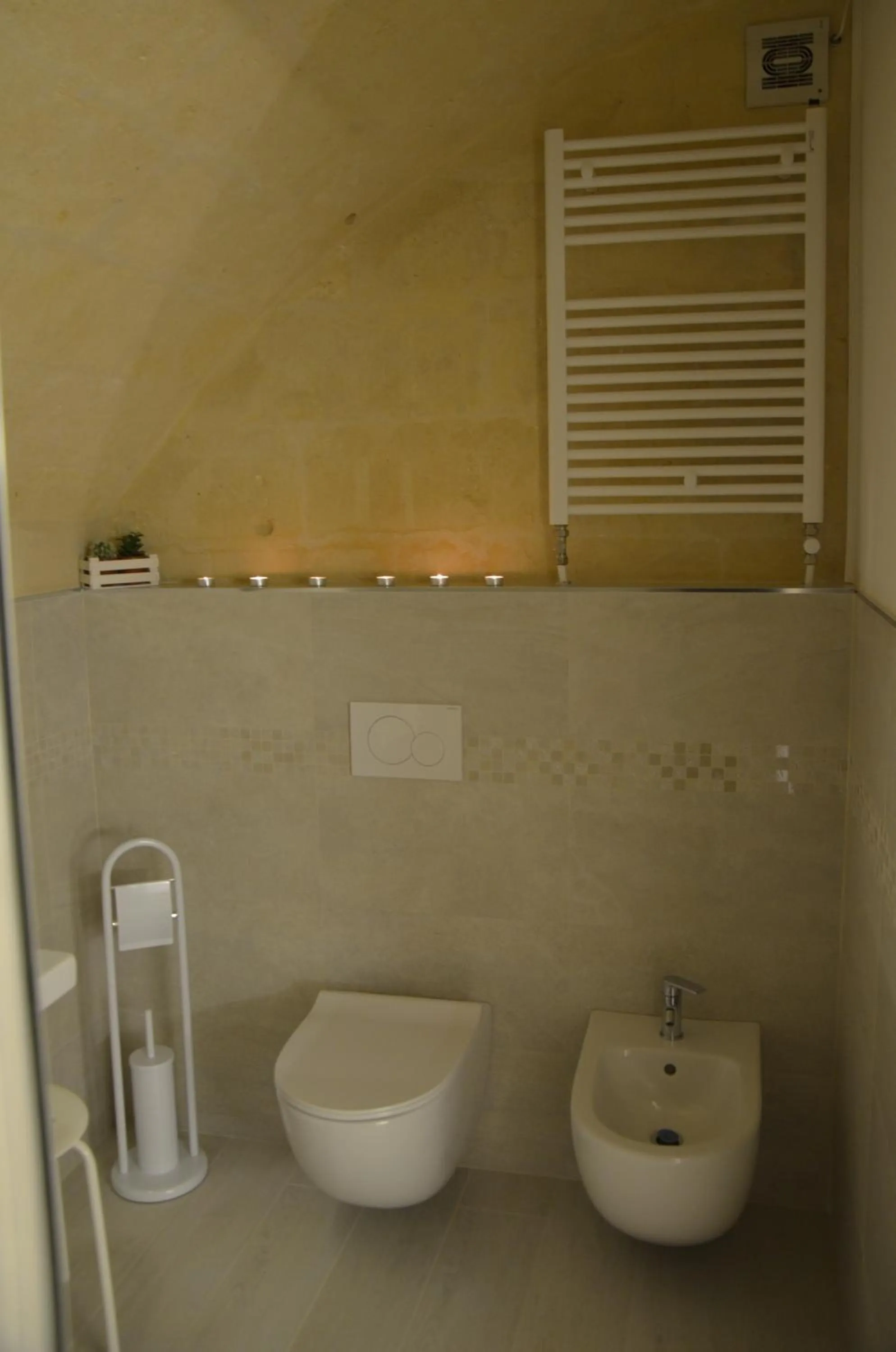 Bathroom in In & Out Matera