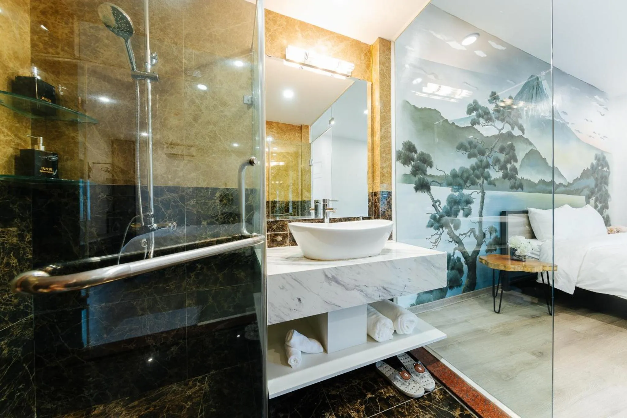 Bathroom in Su Casa Hanoi Old Quarter