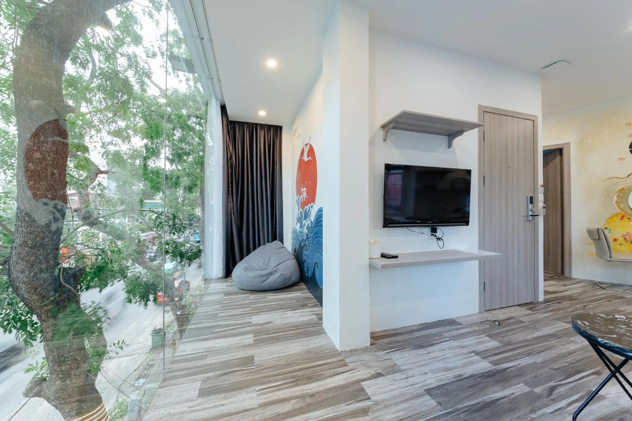 Communal lounge/ TV room in Su Casa Hanoi Old Quarter