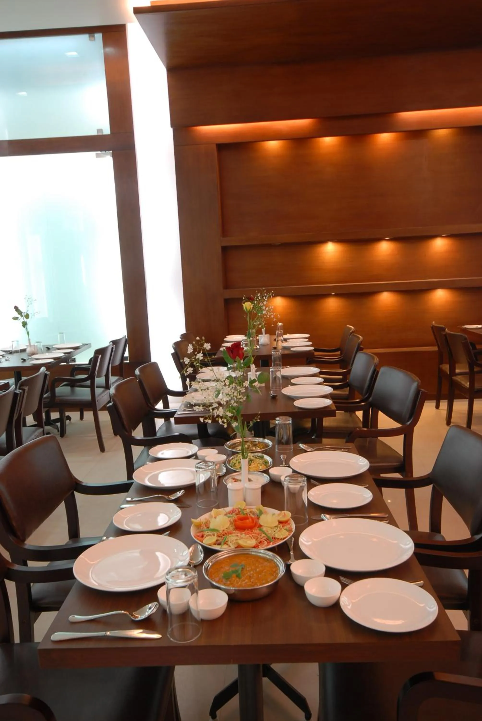 Breakfast in HOTEL NANGIS PRIDE