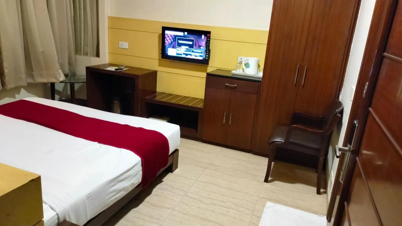 room service, Bed in HOTEL NANGIS PRIDE