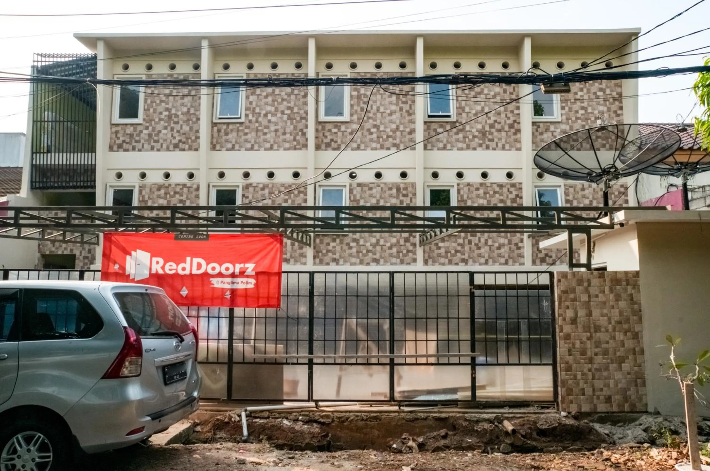 Property building in RedDoorz @ Panglima Polim 2