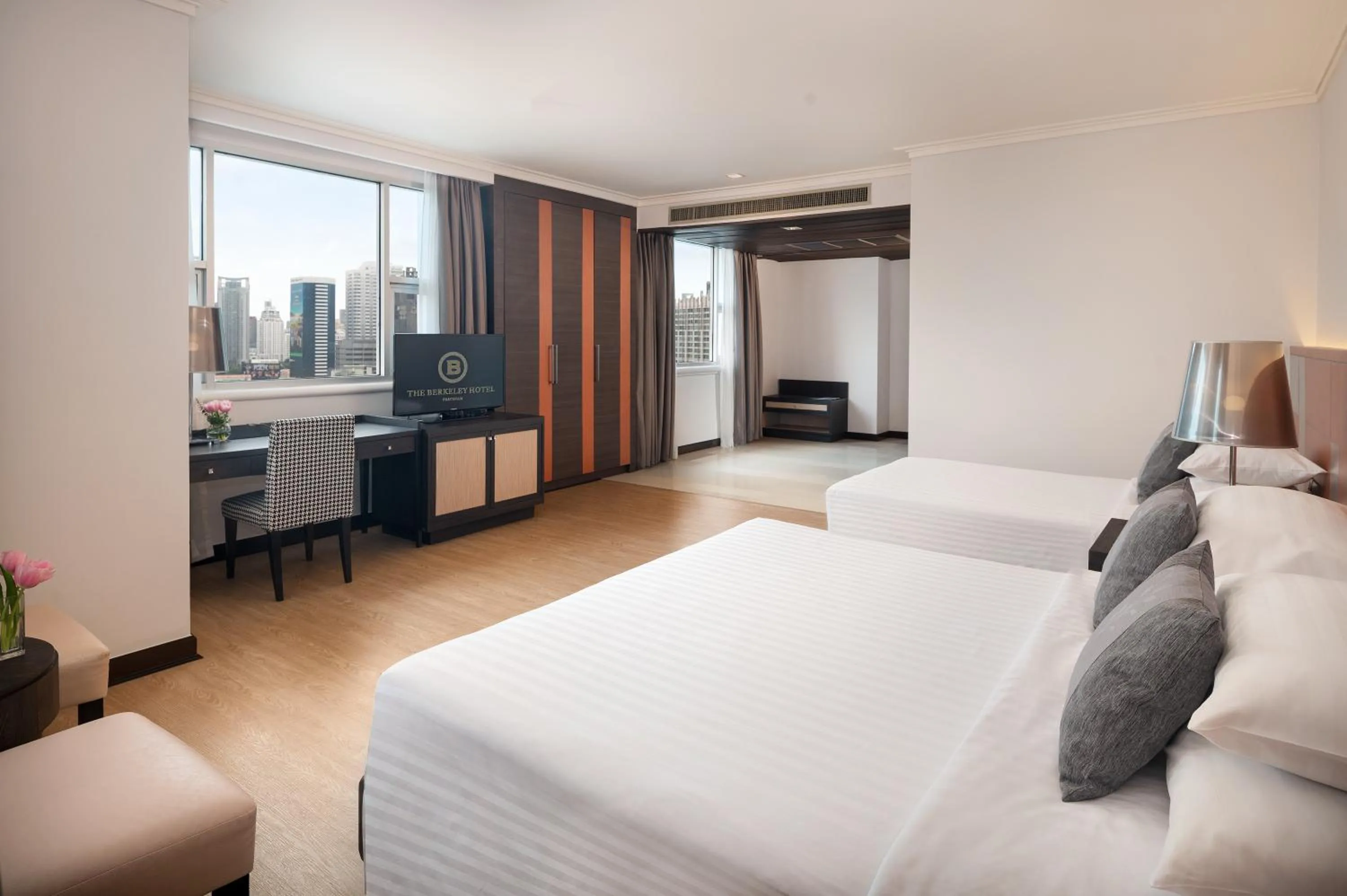 View (from property/room), Bed in The Berkeley Hotel Pratunam