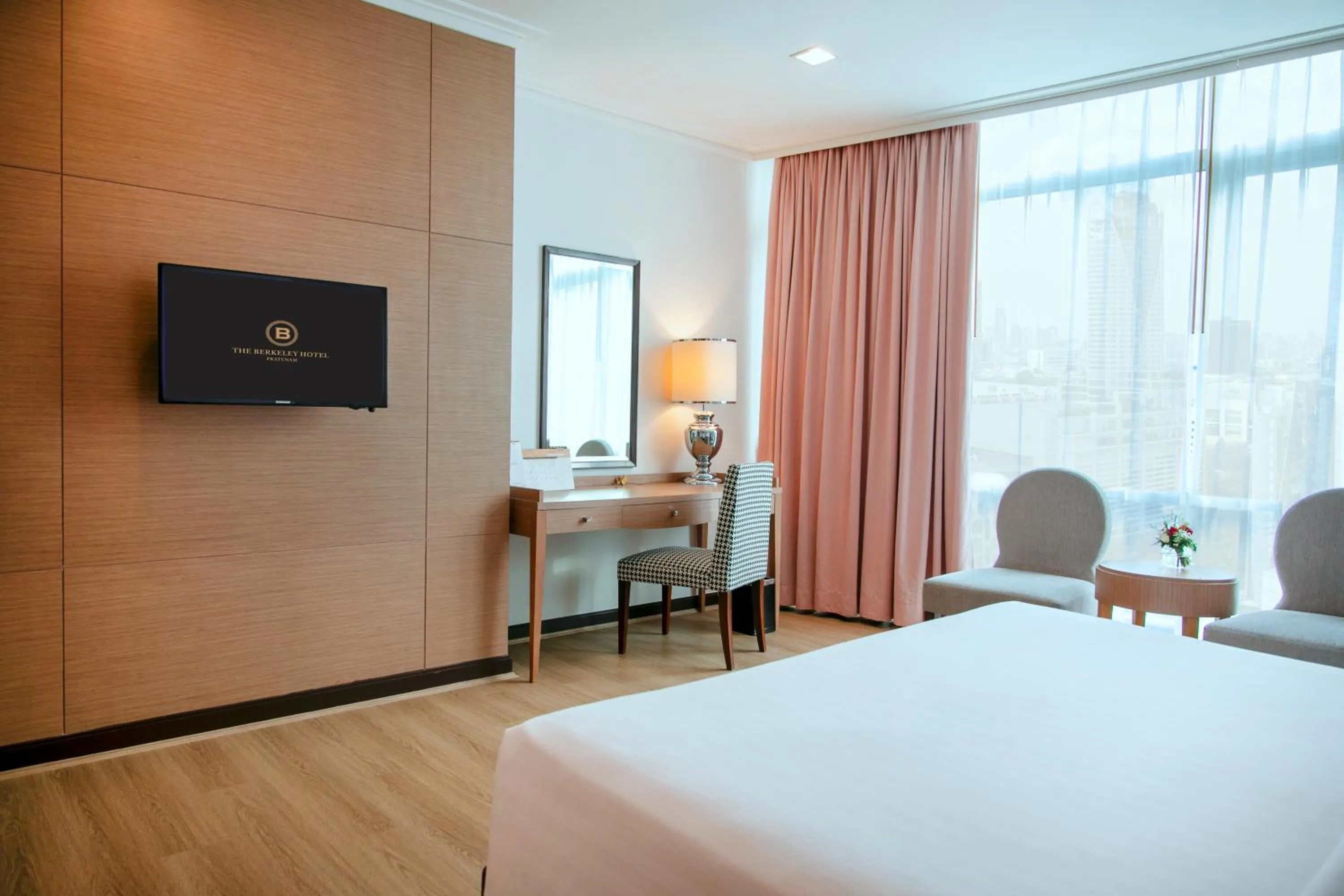 Area and facilities, Bed in The Berkeley Hotel Pratunam