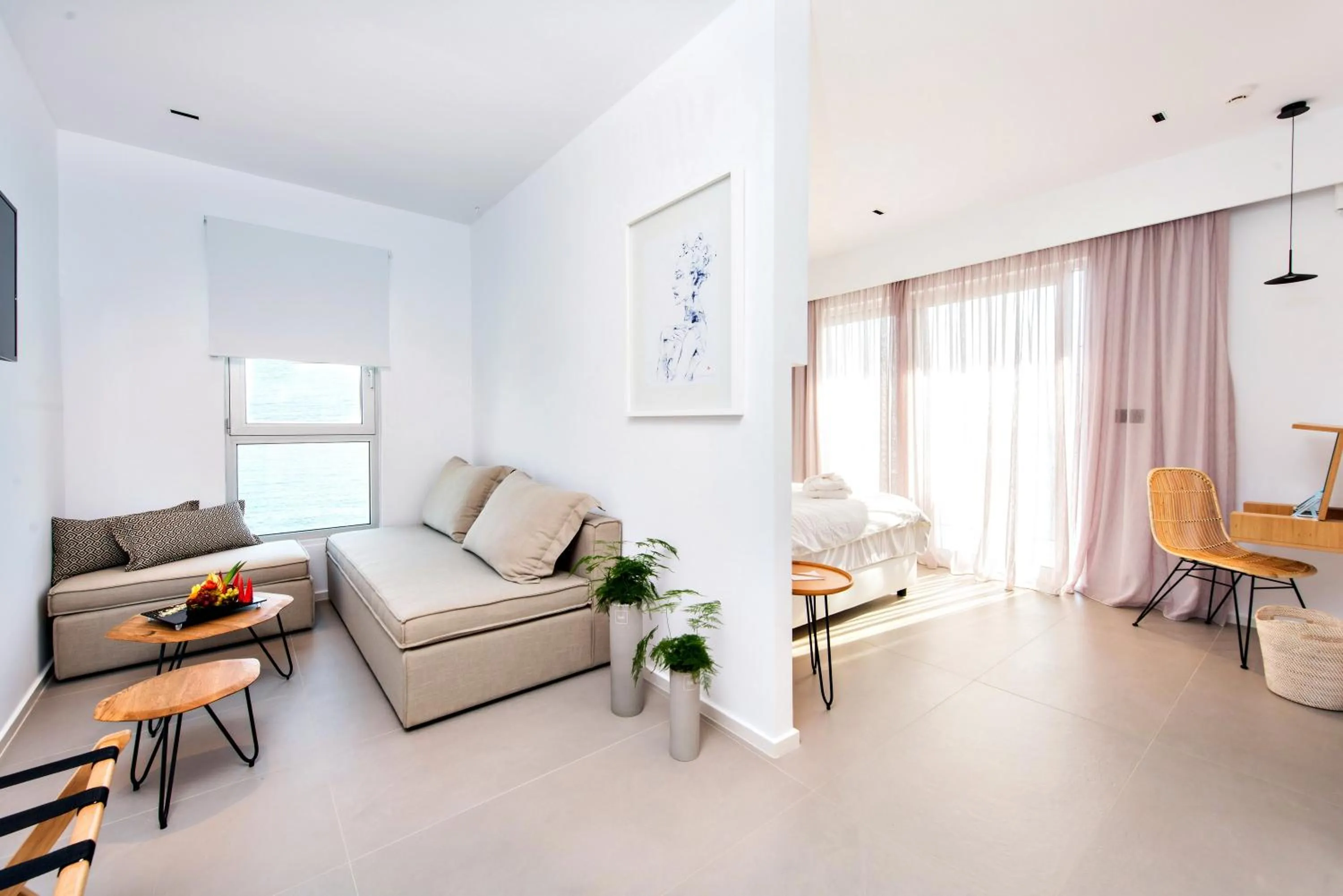 TV and multimedia in Enorme Ammos Beach