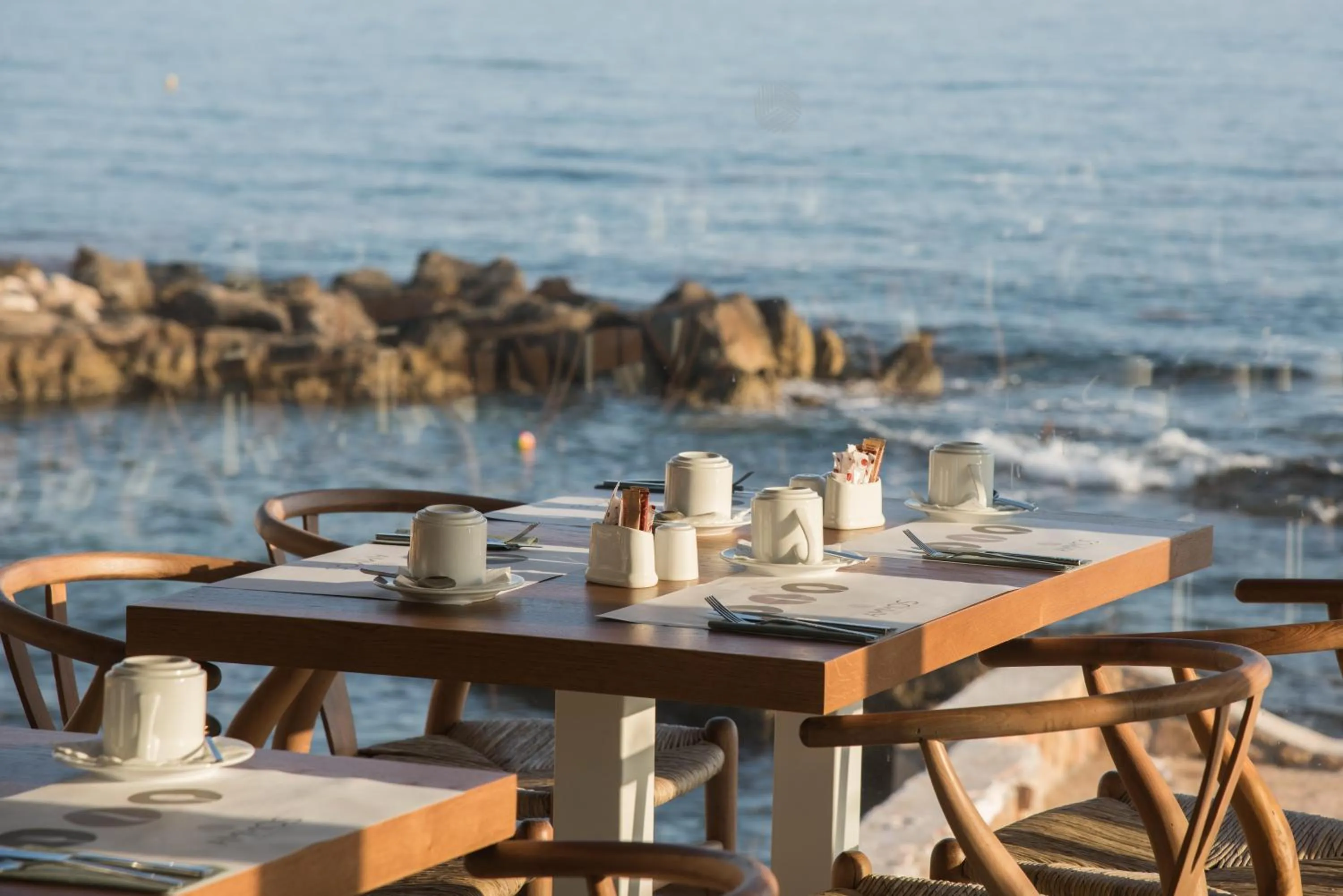 Restaurant/places to eat in Enorme Ammos Beach