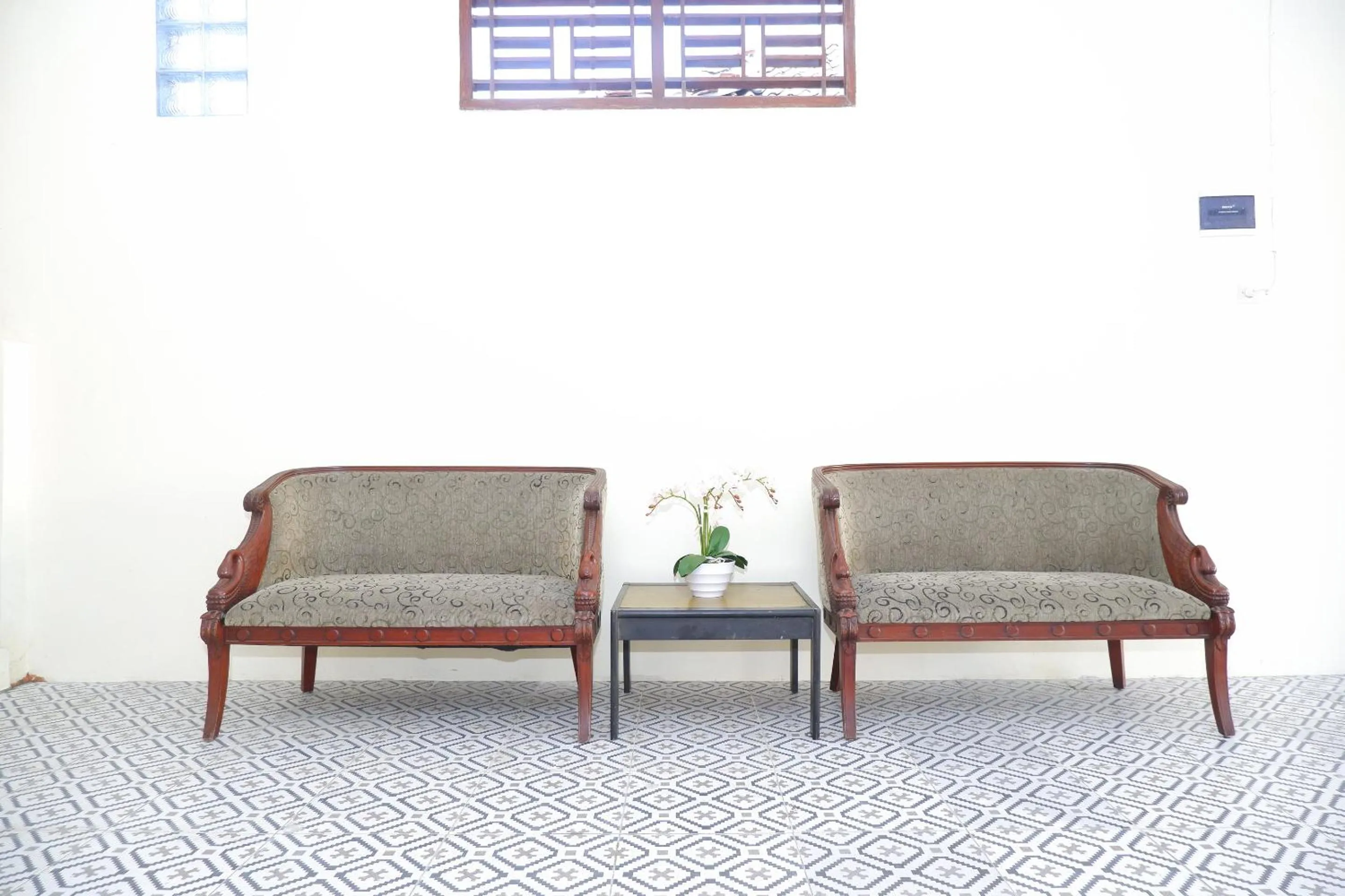 Living room in Ayuning Guest House Syariah Semarang Mitra RedDoorz