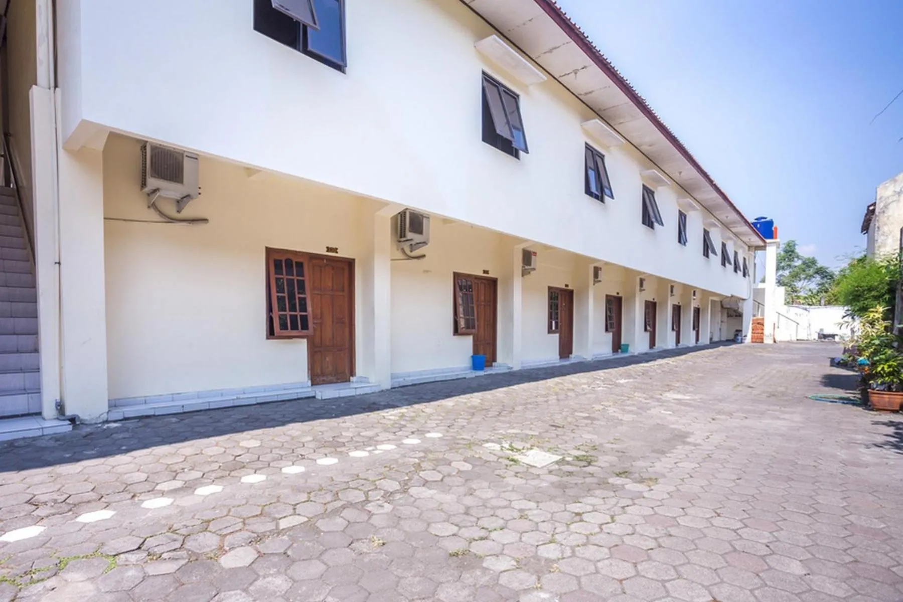 Property logo or sign in RedDoorz near XT Square 2