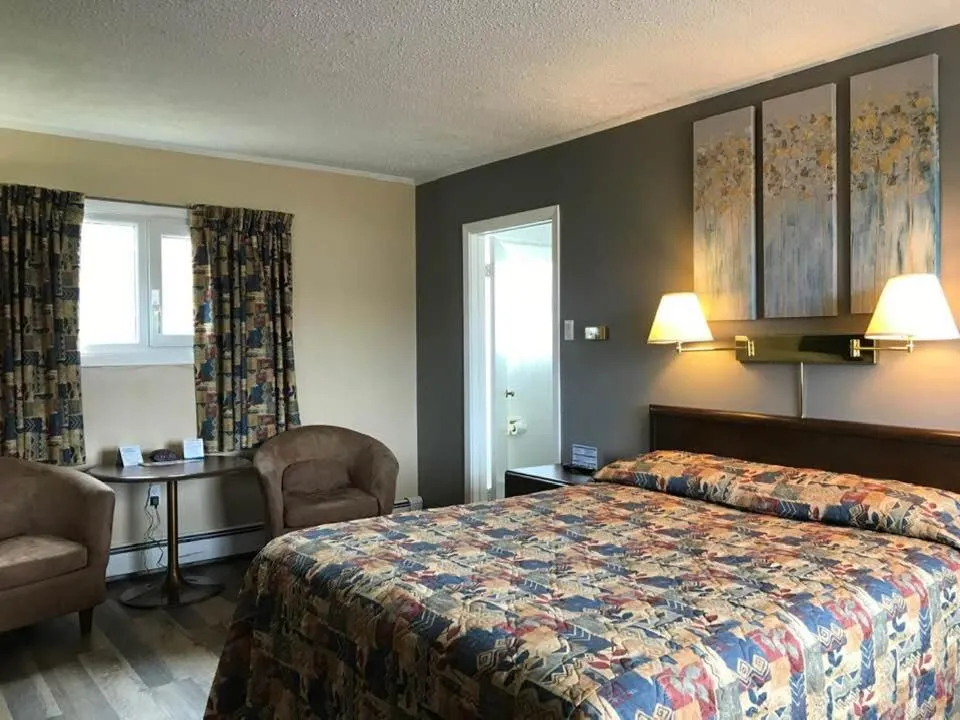 Bed in Coastal Inn - Kingfisher