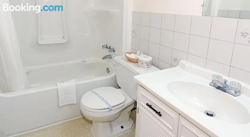 Bathroom in Coastal Inn - Kingfisher