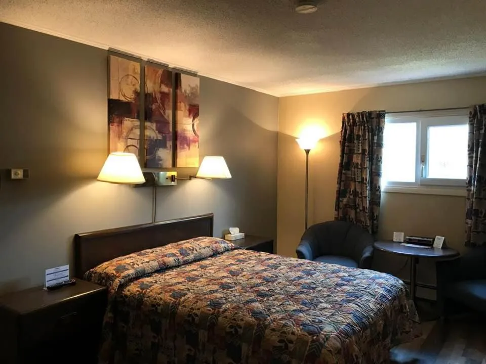 Bed in Coastal Inn - Kingfisher