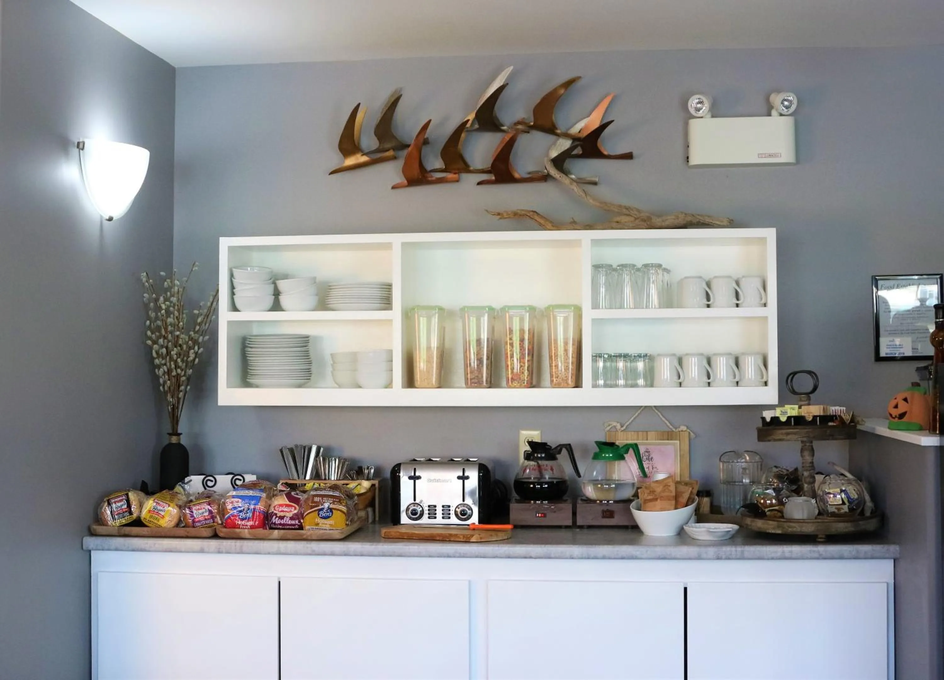 Continental breakfast in Coastal Inn - Kingfisher