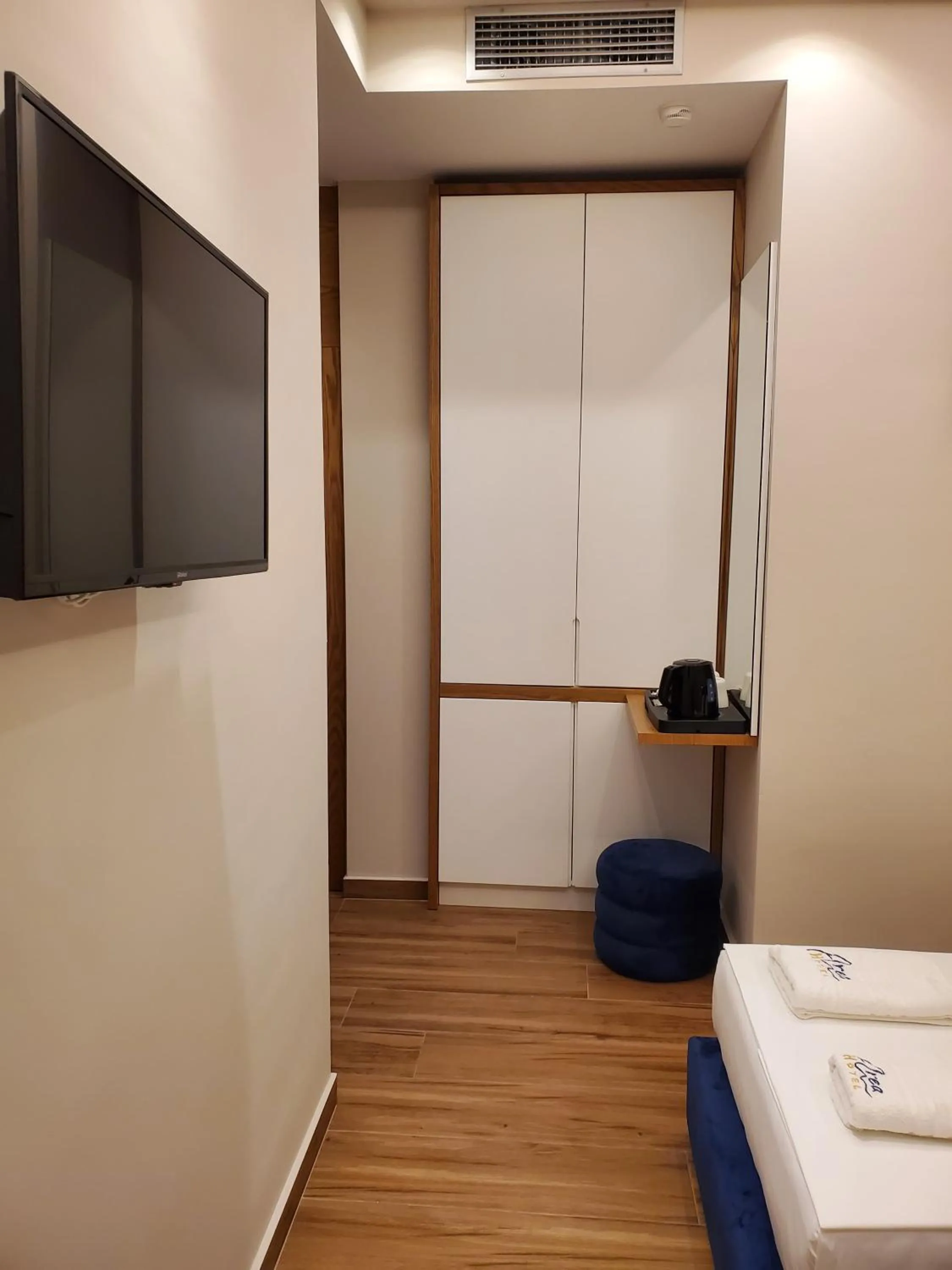 TV and multimedia in Area Hotel