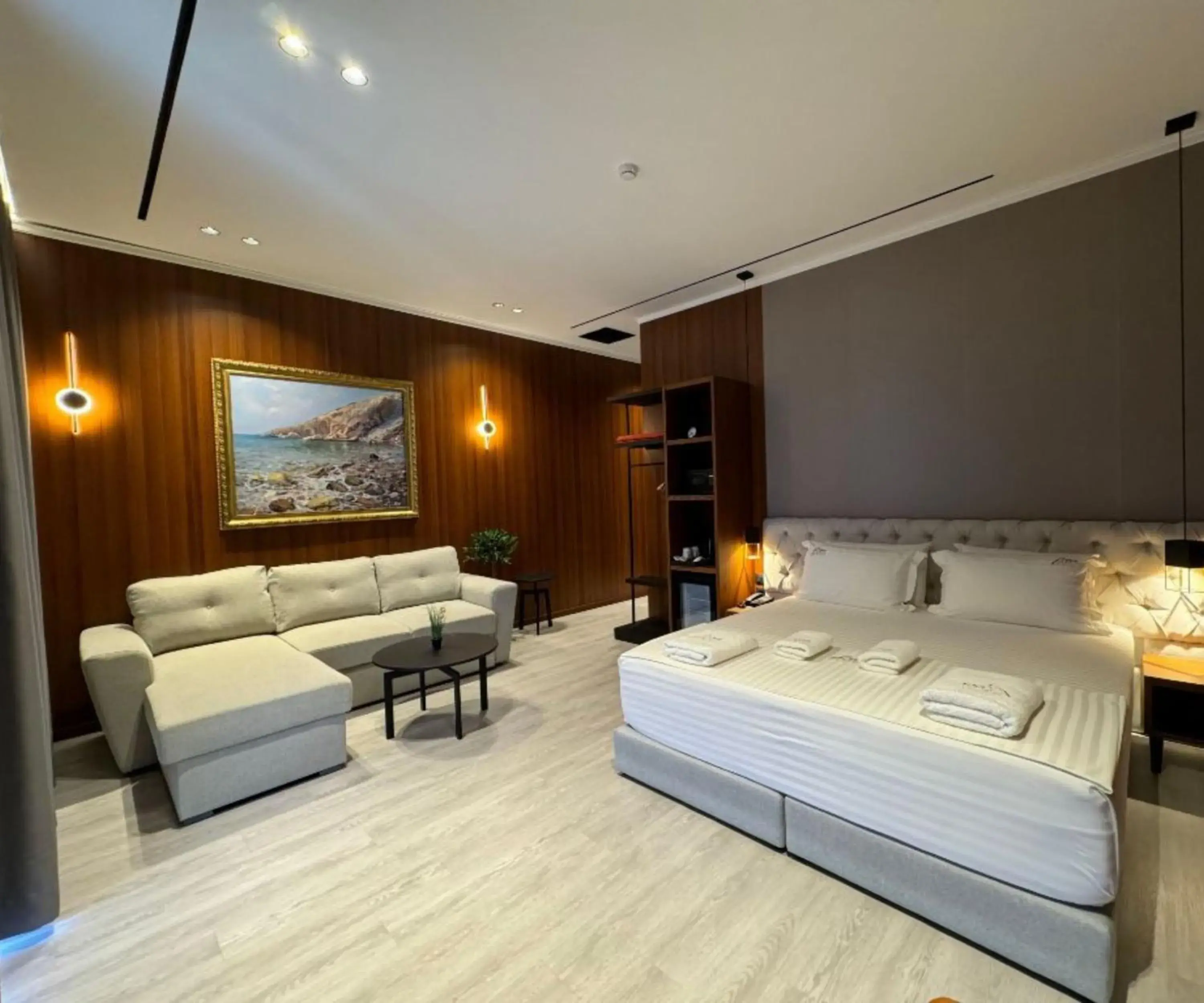 Junior Suite in Area Hotel Junior Suite in Area Hotel