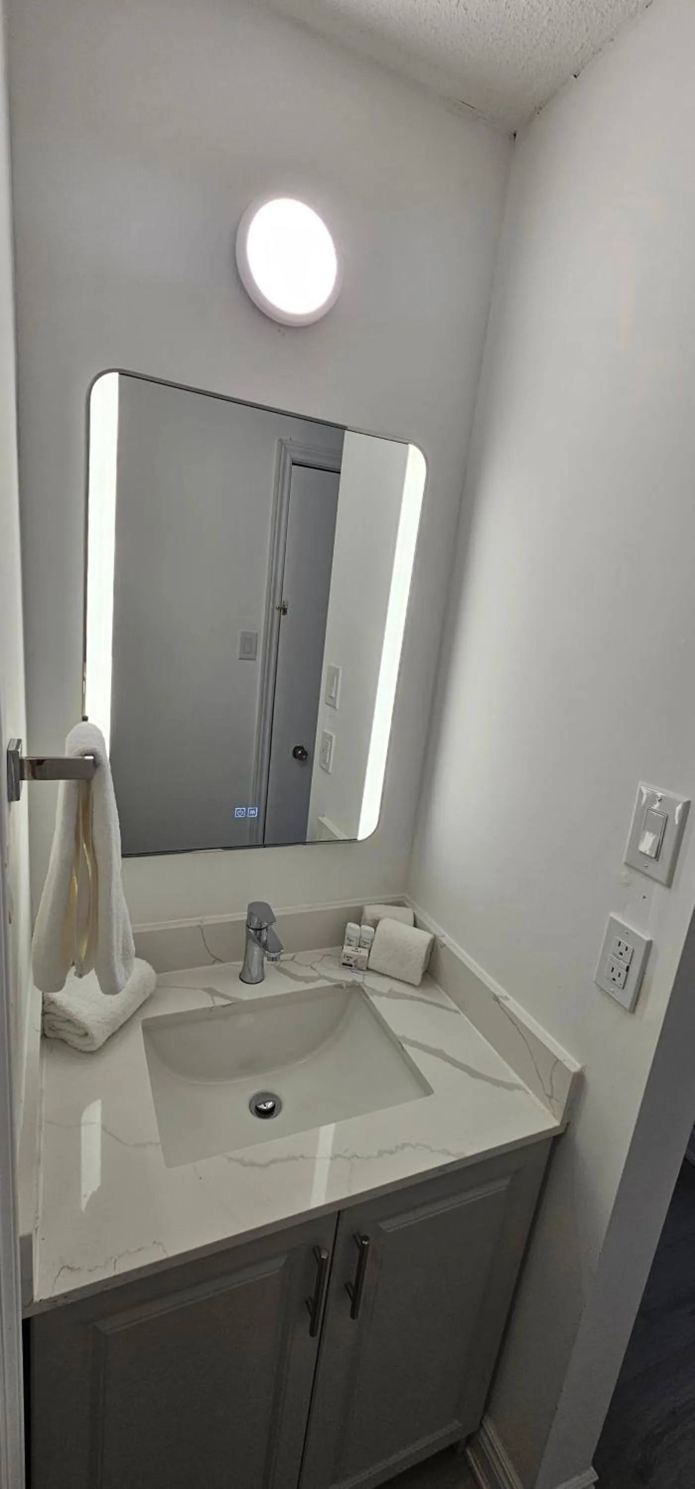 Bathroom in Super 8 by Wyndham Kirkland Lake