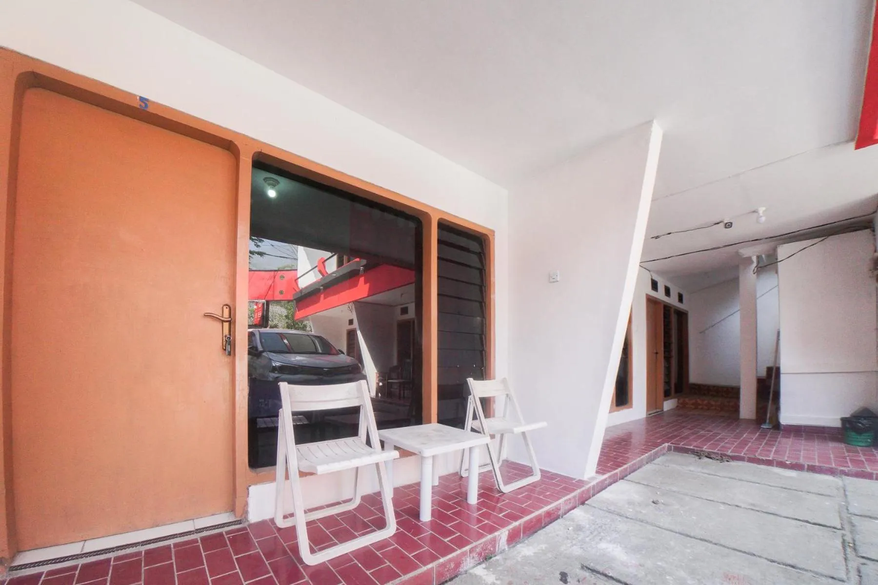 Balcony/Terrace in RedDoorz @ Tretes 2