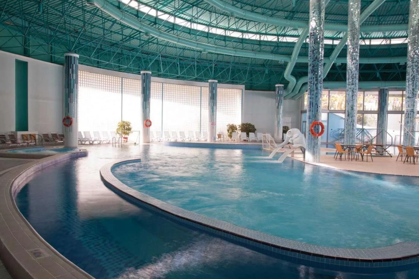 Swimming pool in Eliz Hotel Convention Center Thermal Spa & Wellnes