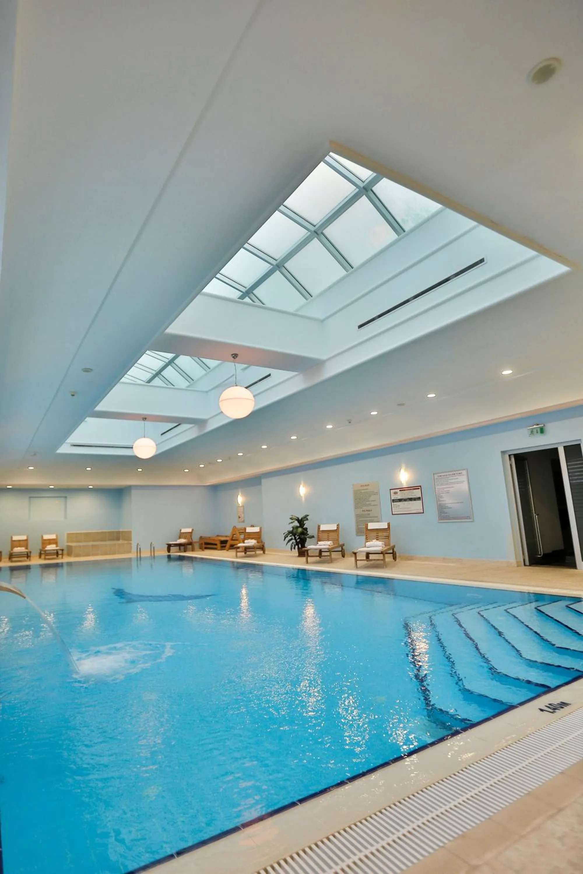 Swimming pool in Eliz Hotel Convention Center Thermal Spa & Wellnes