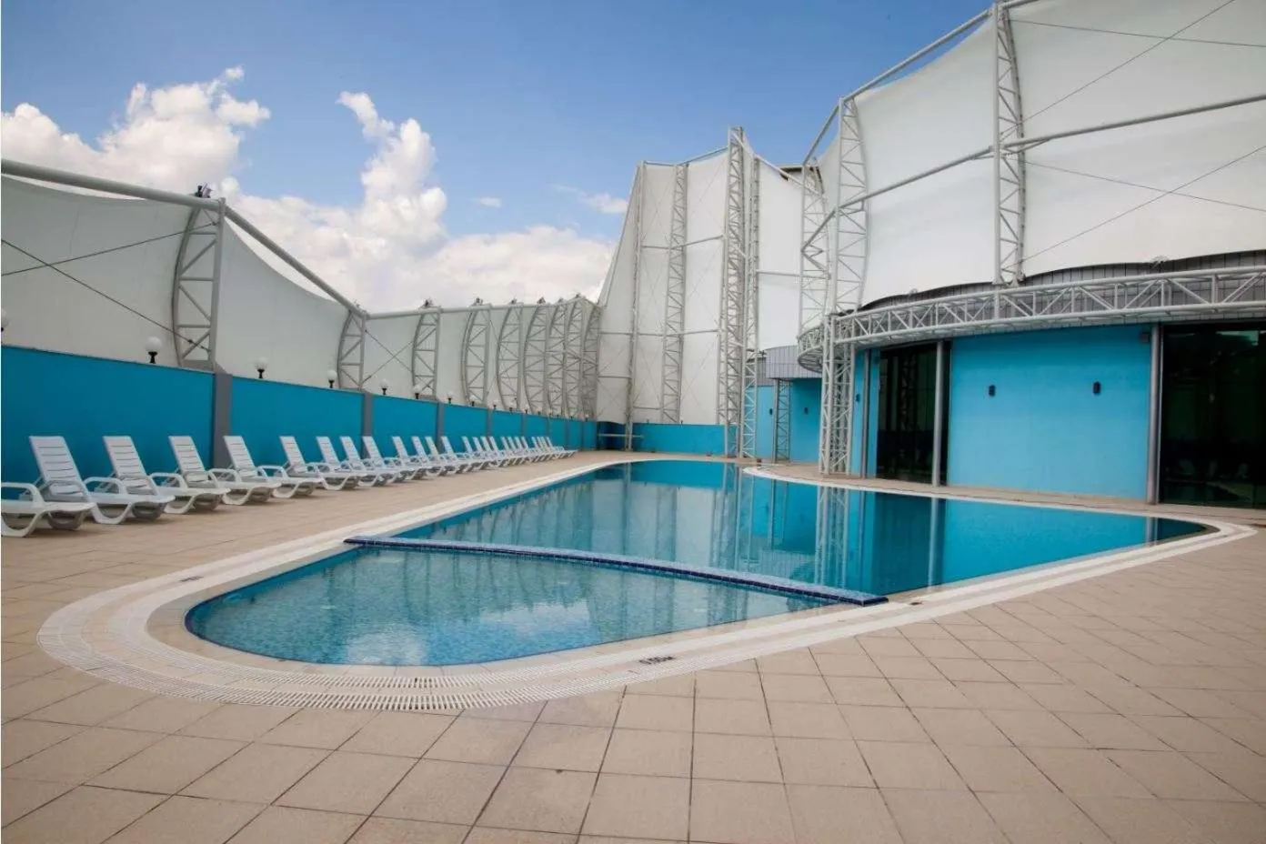 Swimming pool in Eliz Hotel Convention Center Thermal Spa & Wellnes