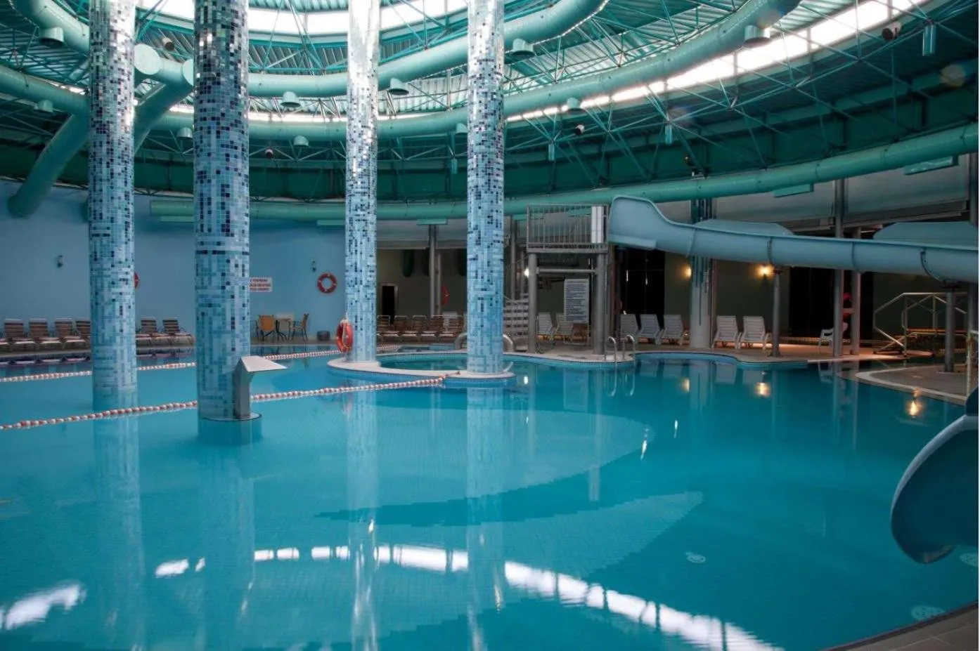 Swimming pool in Eliz Hotel Convention Center Thermal Spa & Wellnes