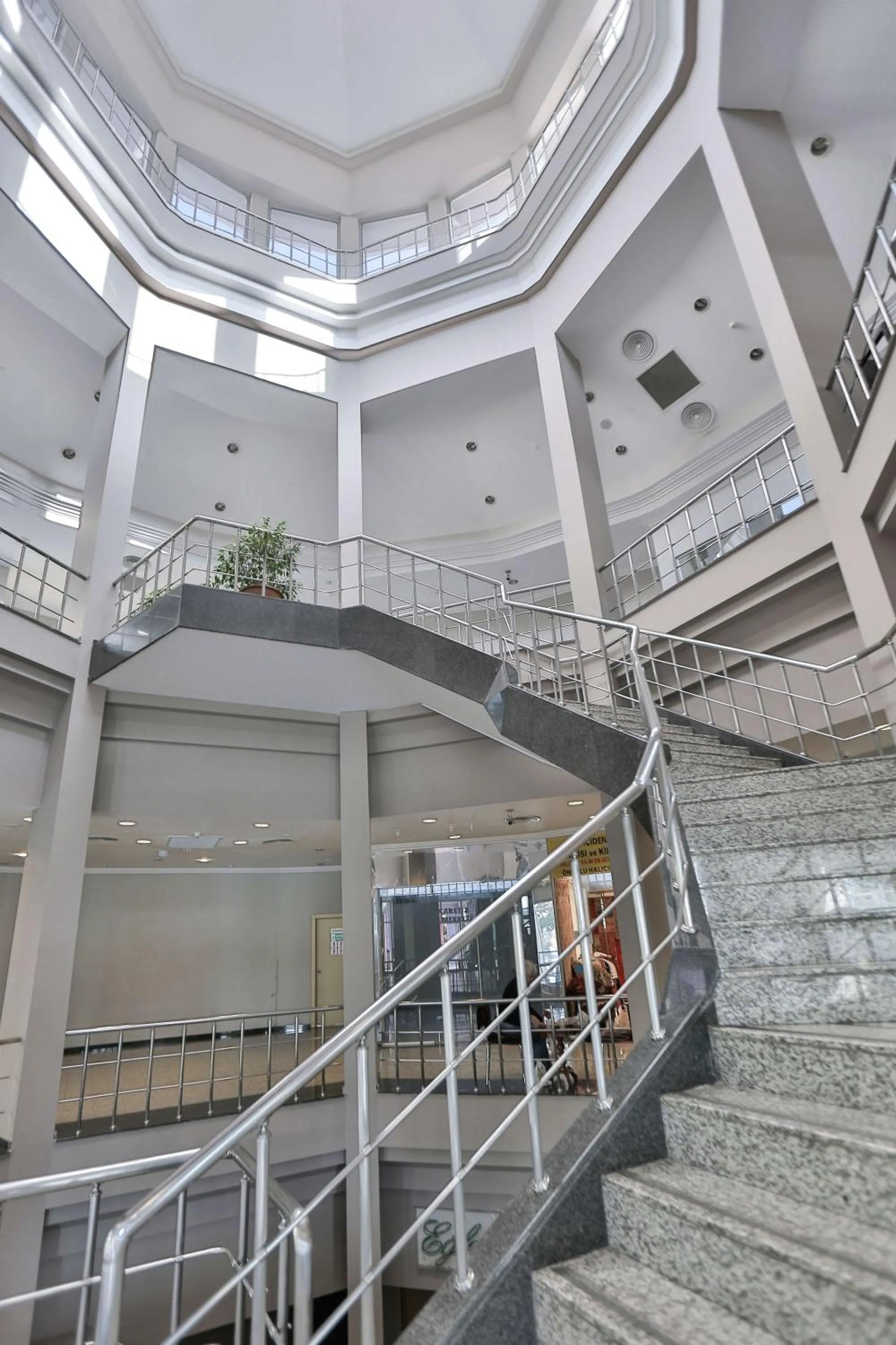 Facade/entrance in Eliz Hotel Convention Center Thermal Spa & Wellnes