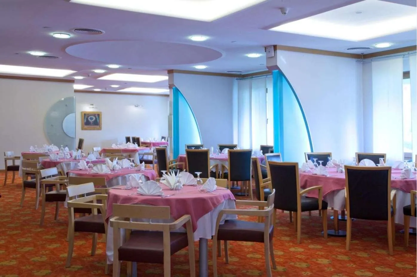 Restaurant/places to eat in Eliz Hotel Convention Center Thermal Spa & Wellnes