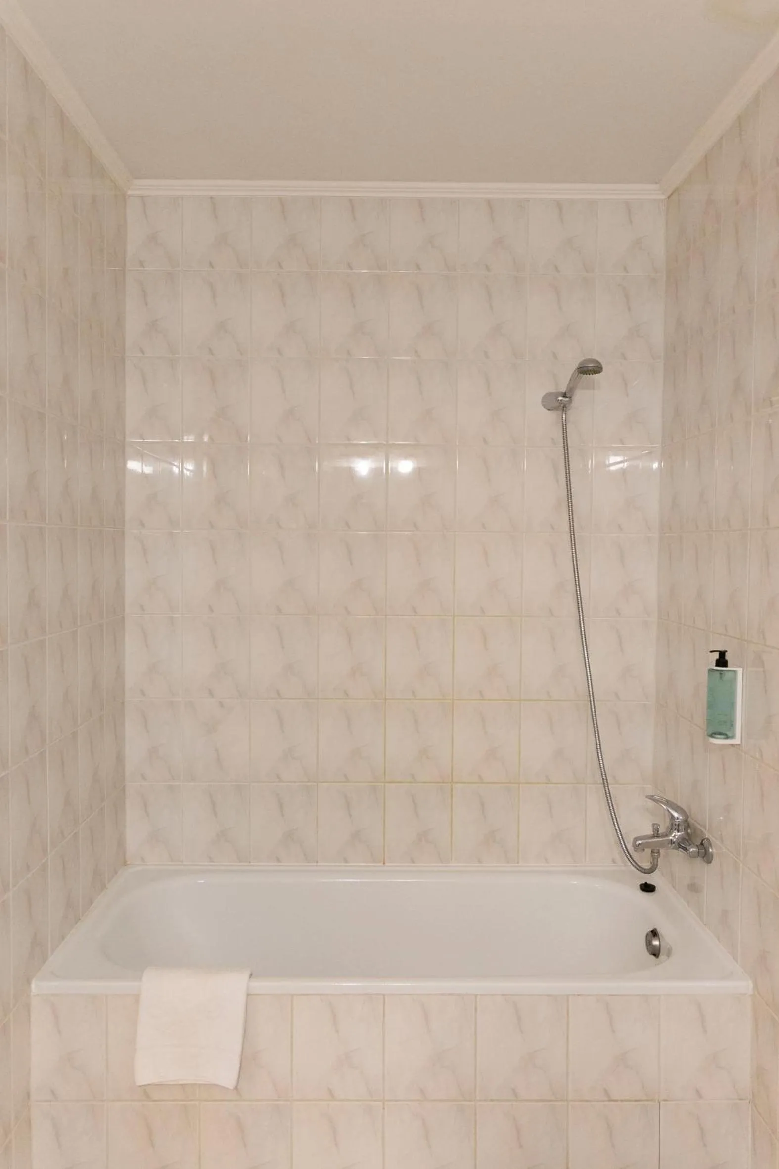 Shower in Noclegi Hit Rooms & Apartments