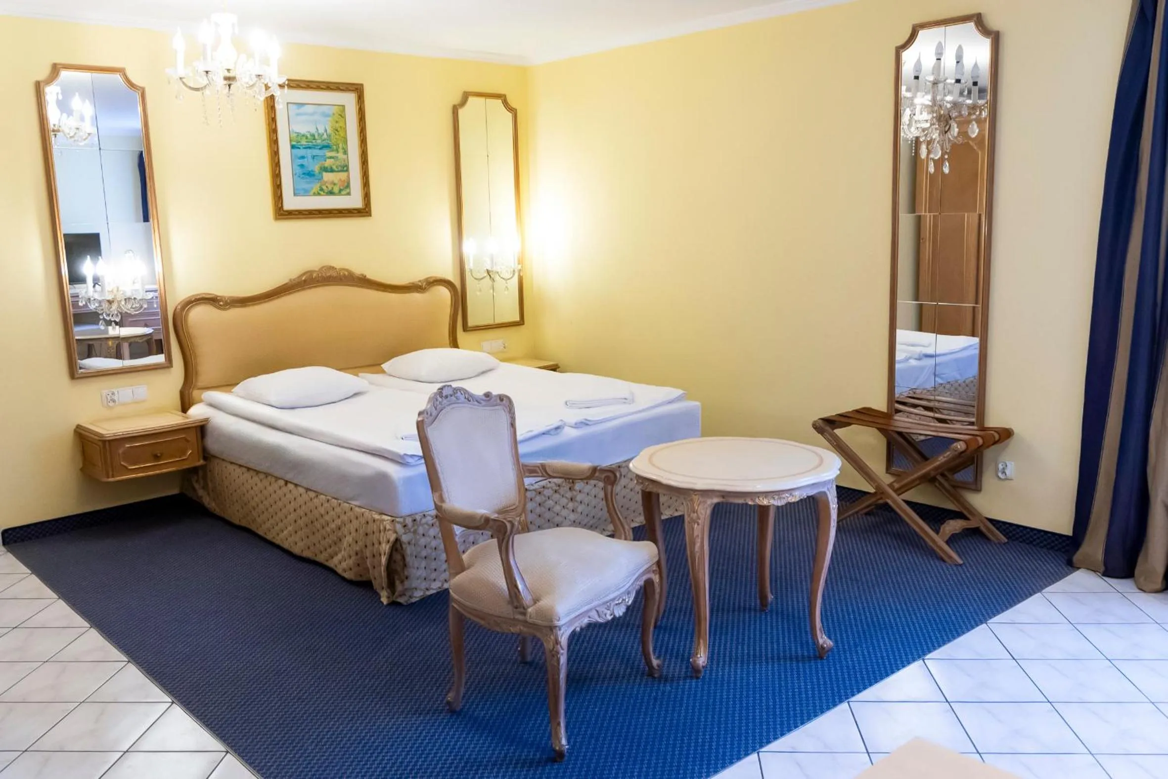 Bed in Noclegi Hit Rooms & Apartments