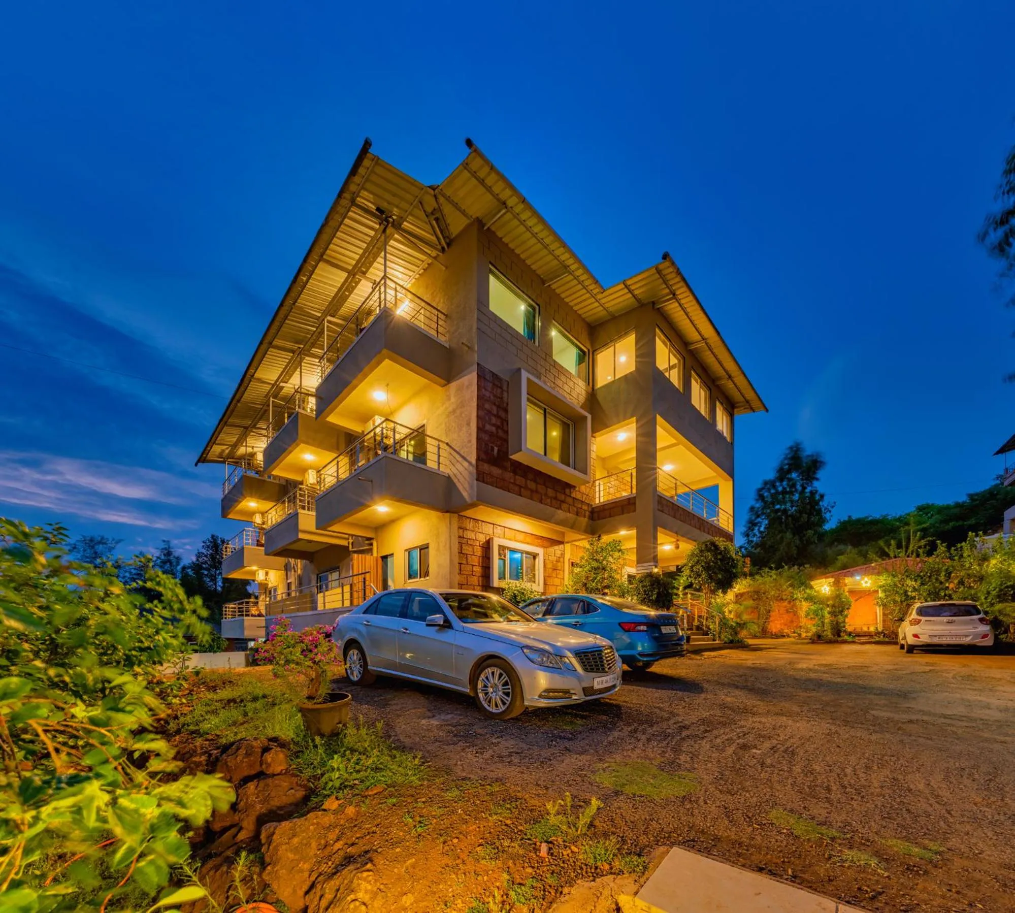 Property building in Hotel Mahabaleshwar Fragrance