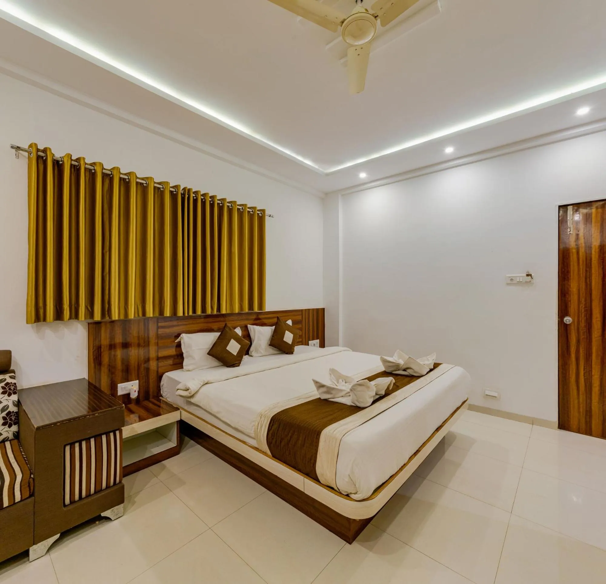 Photo of the whole room in Hotel Mahabaleshwar Fragrance