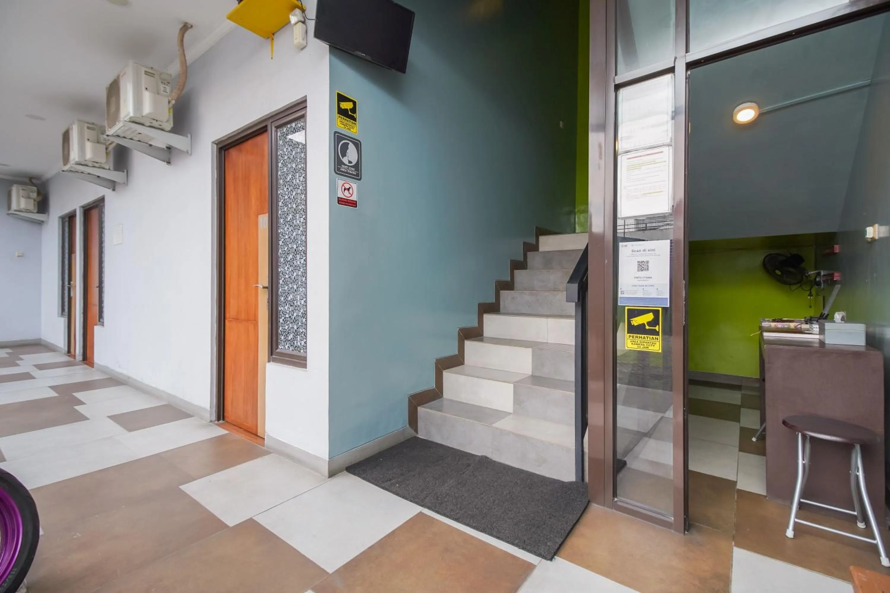 Lobby or reception in Urbanview Hotel Arafuru Residence Duren Sawit