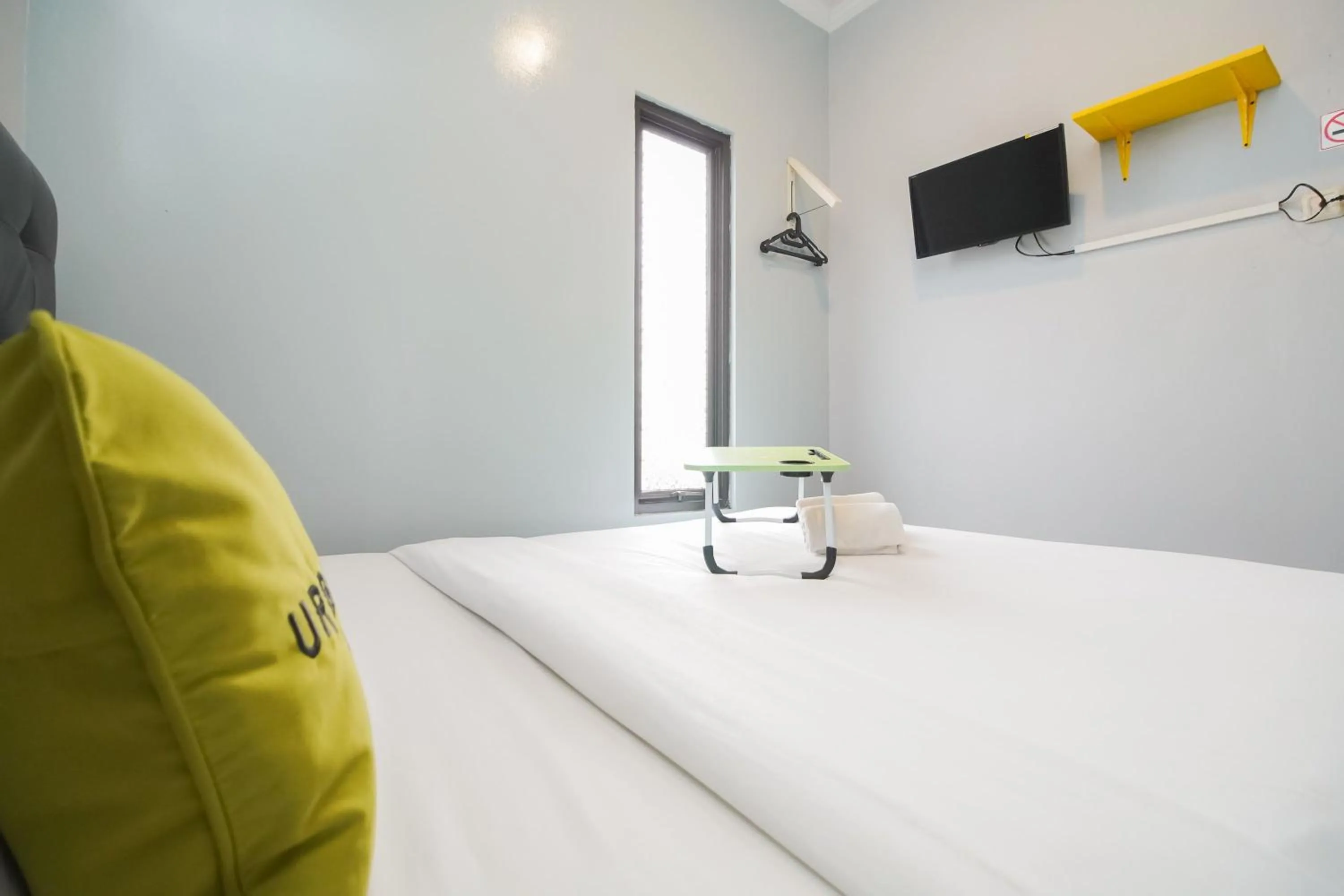 Bedroom, Bed in Urbanview Hotel Arafuru Residence Duren Sawit