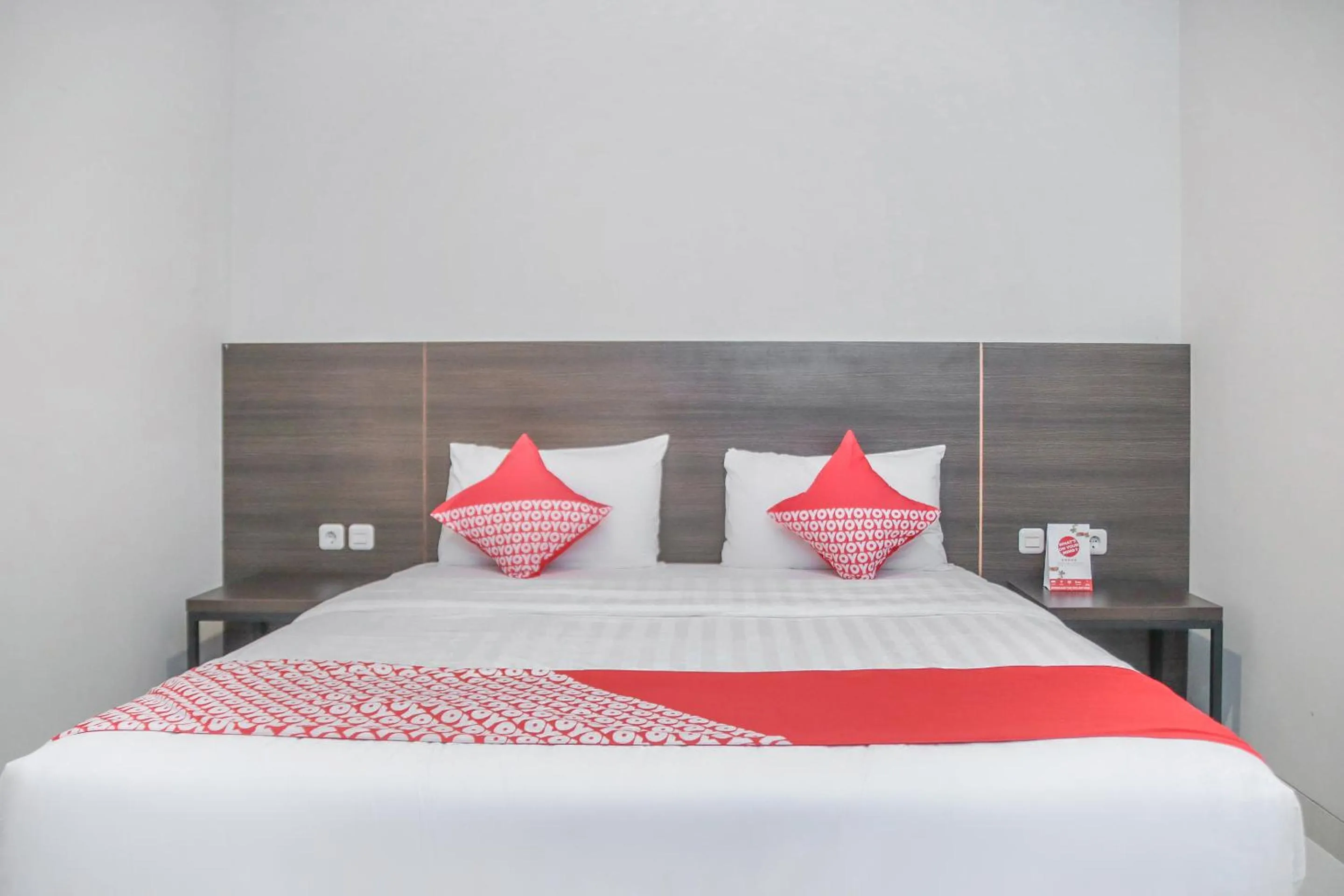 Bedroom, Bed in Hotel O Azzahra Guest House Syariah