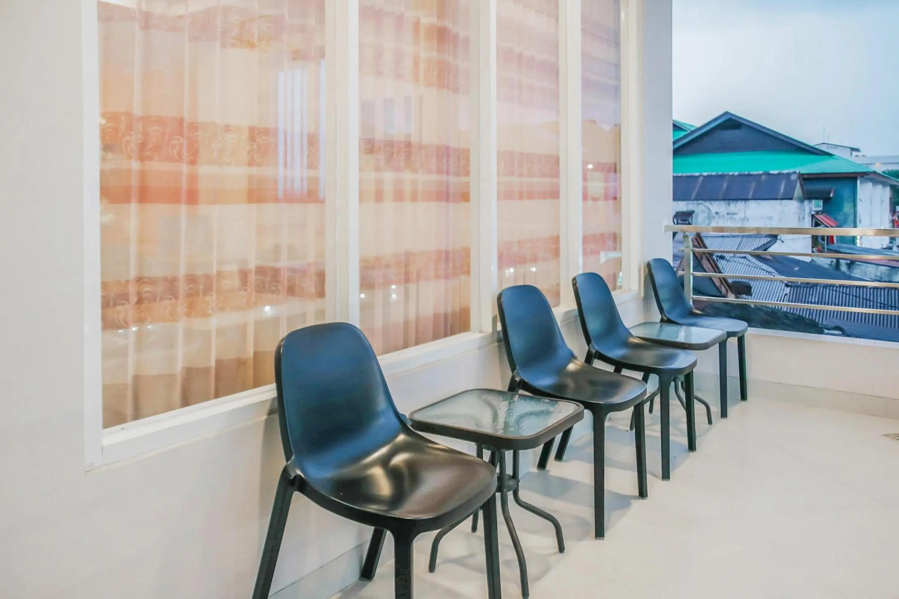 Lobby or reception in Hotel O Azzahra Guest House Syariah