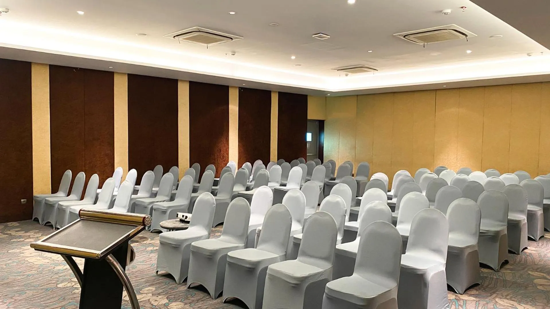 Harper Wahid Hasyim Medan by ASTON