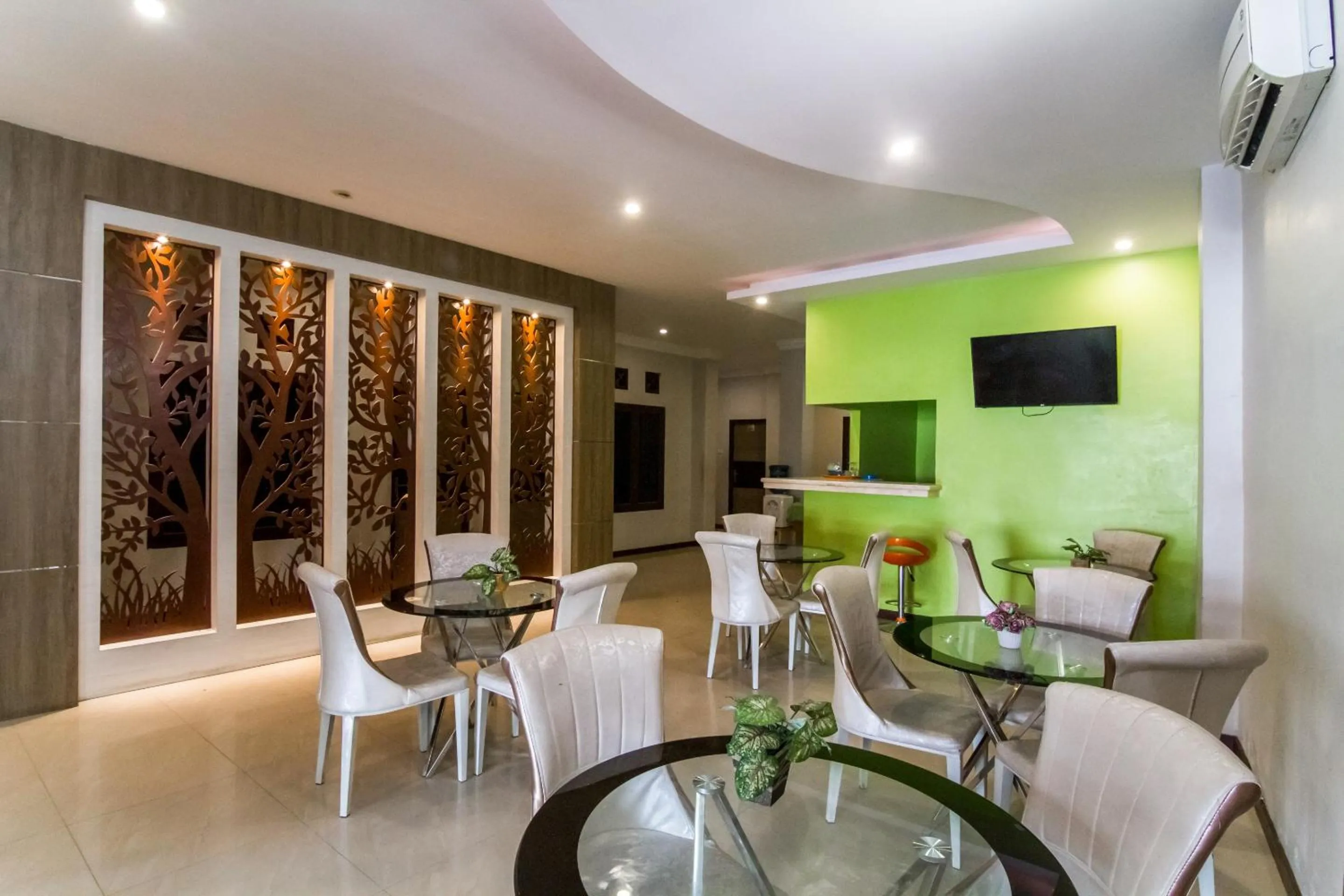 Restaurant/places to eat in OYO 889 Edotel Amanah Hotel Syariah By Smk Muhammadiyah 1