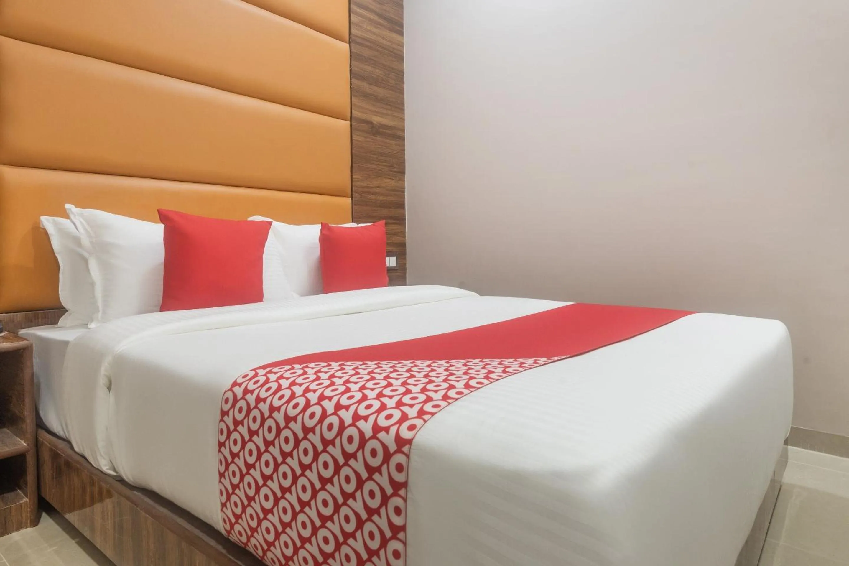 Bedroom in OYO Hotel Blue Executive Near Chhatrapati Shivaji International Airport