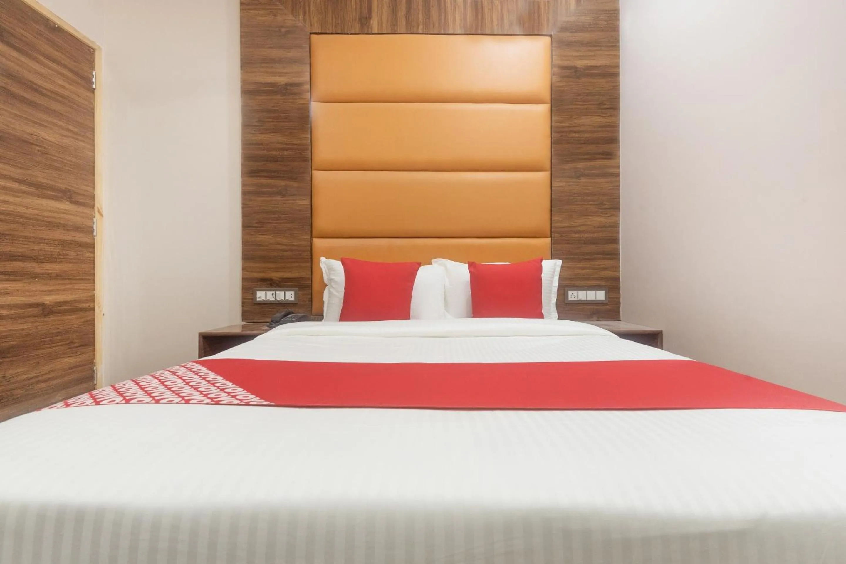 Bedroom in OYO Hotel Blue Executive Near Chhatrapati Shivaji International Airport