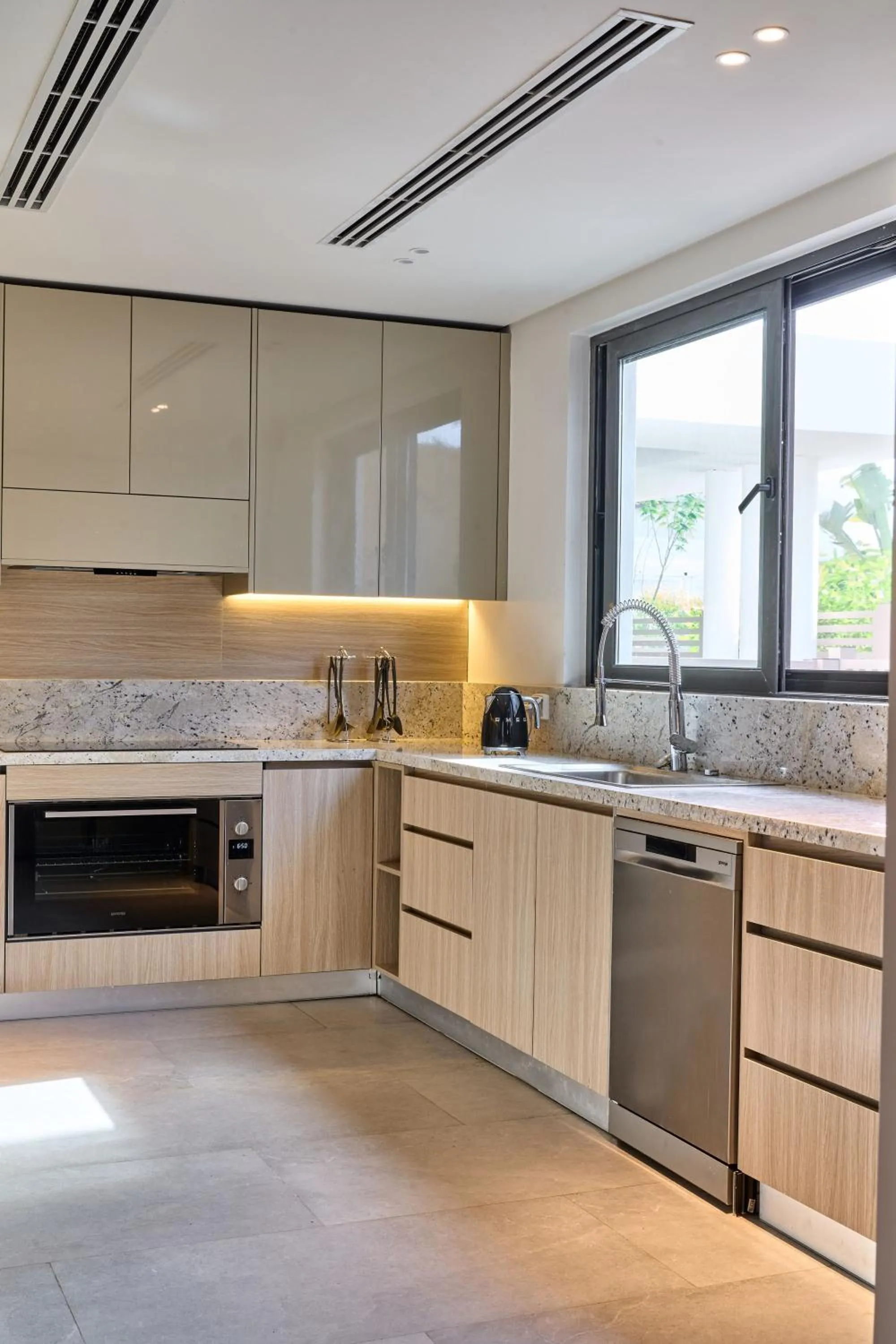 Kitchen or kitchenette in The G Hotel Seashell