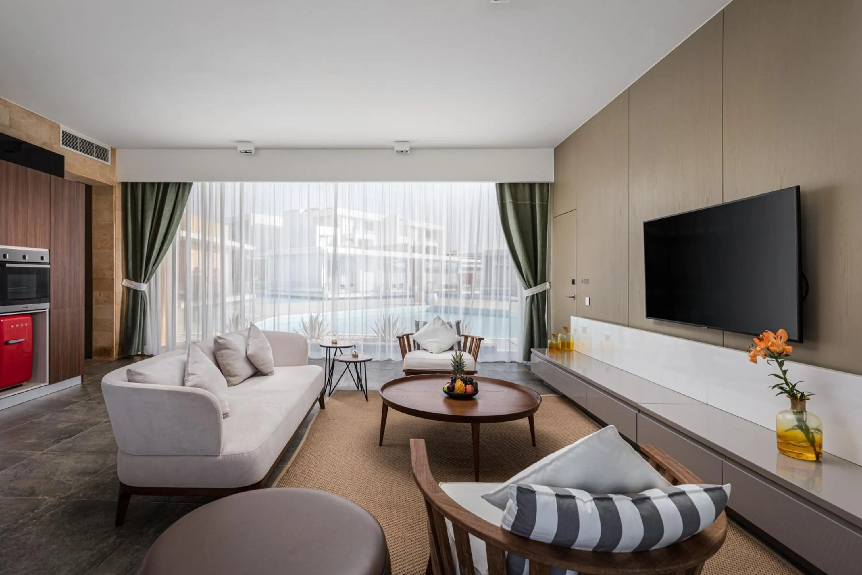 TV and multimedia in The G Hotel Seashell