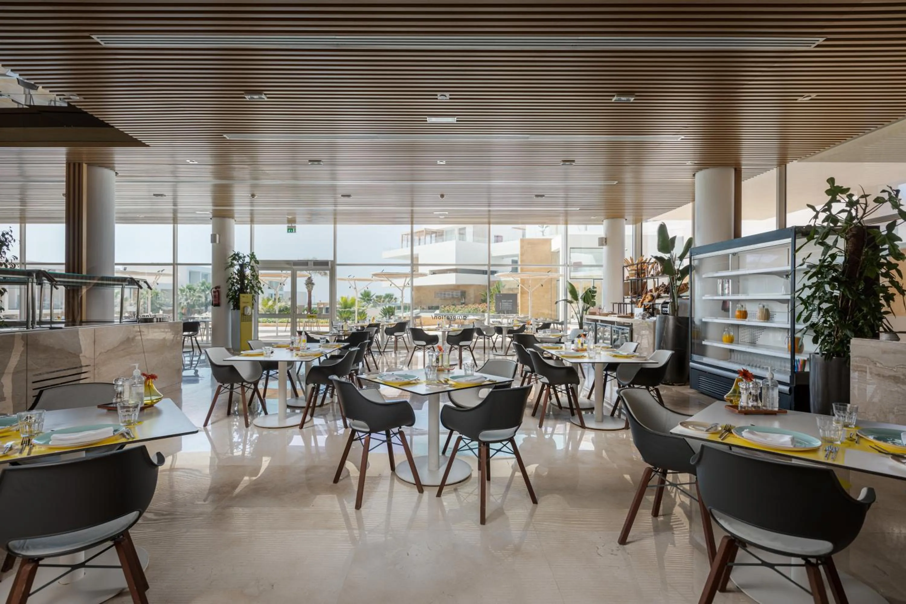 Restaurant/places to eat in The G Hotel Seashell