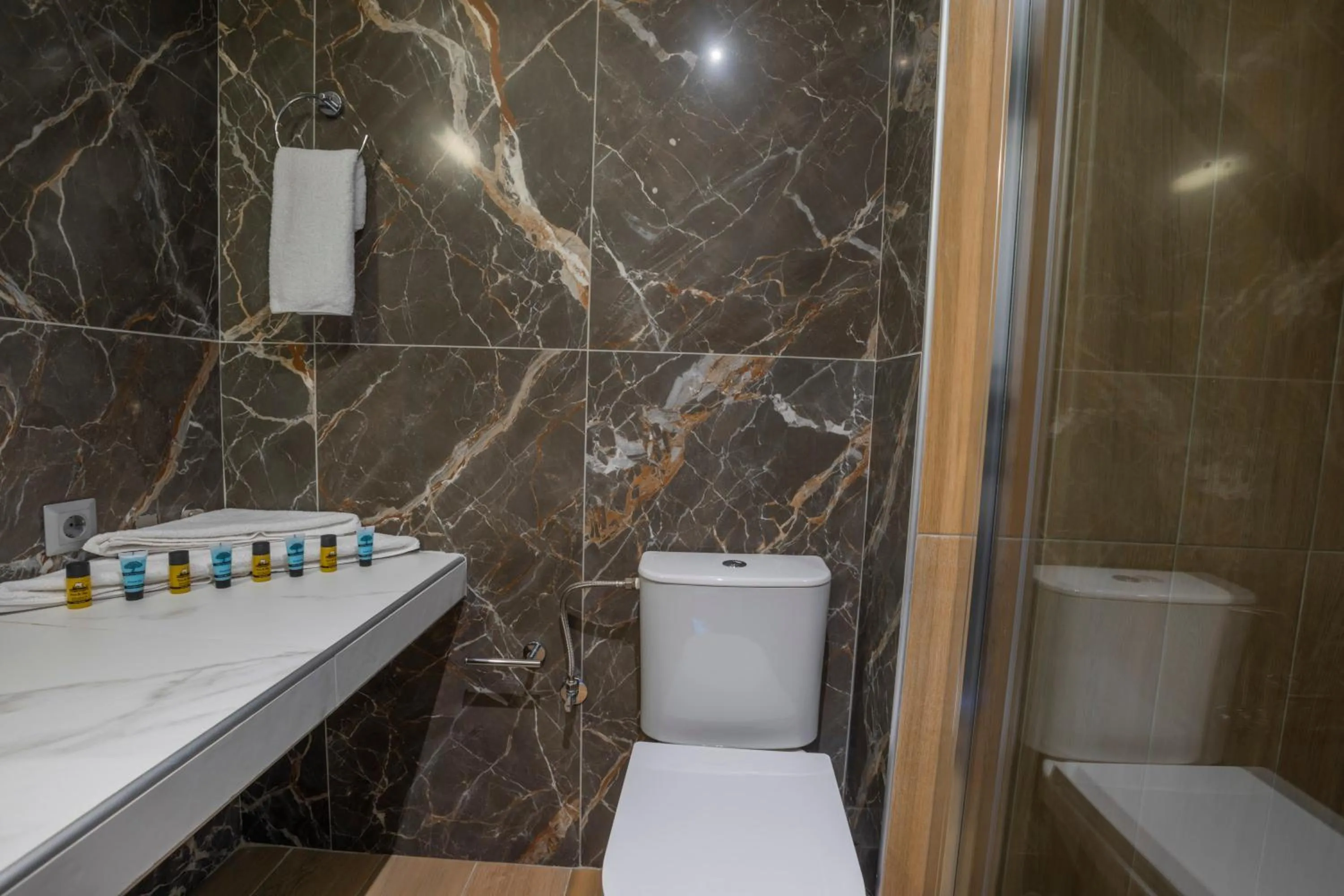 Toilet in Agreste Luxury Apartments