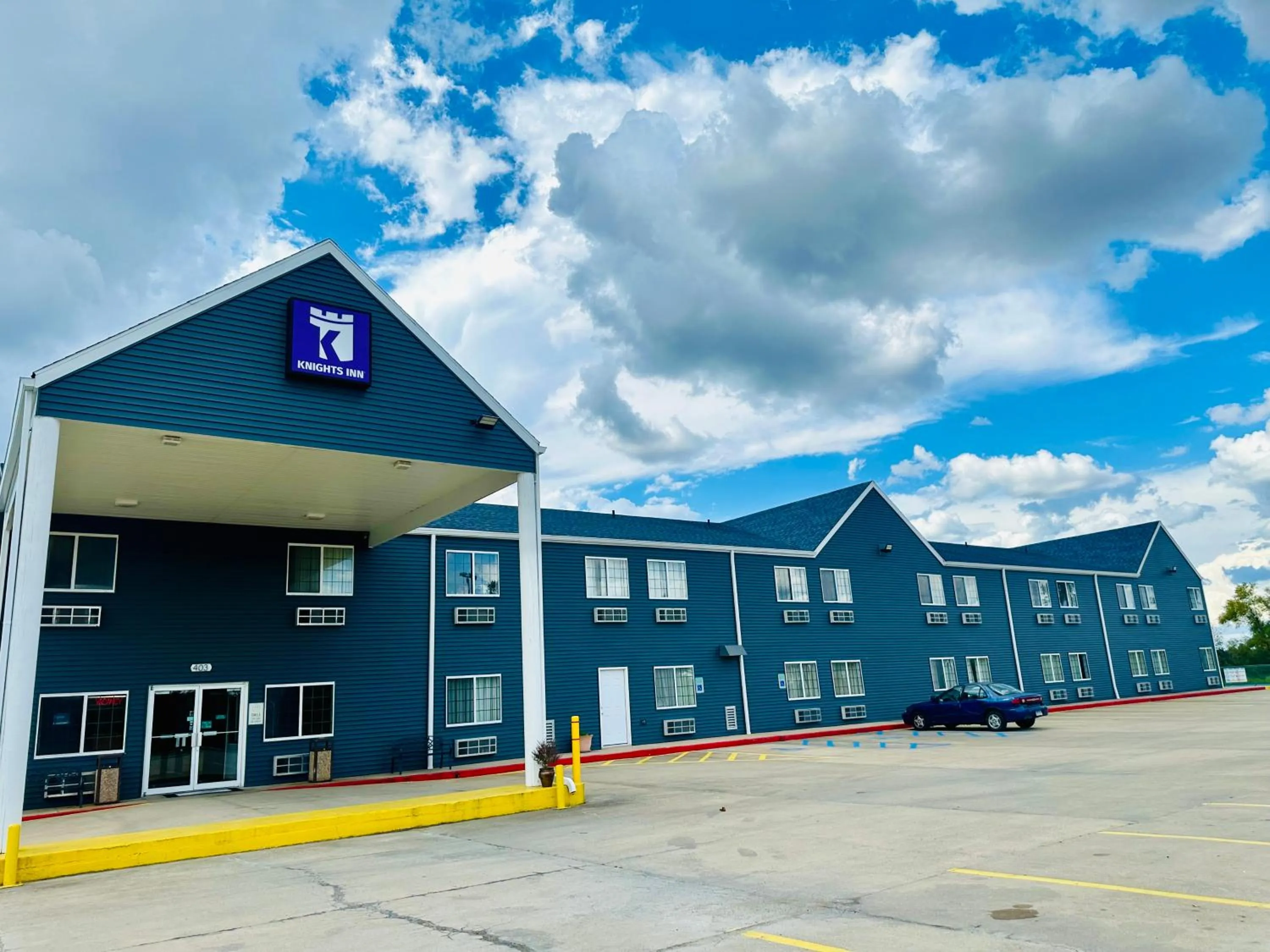 Property building in Knights Inn New Florence