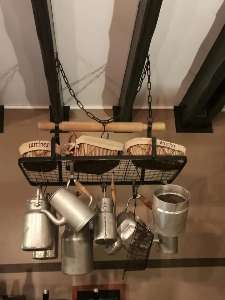 Restaurant/places to eat in Auberge Saint-Jean