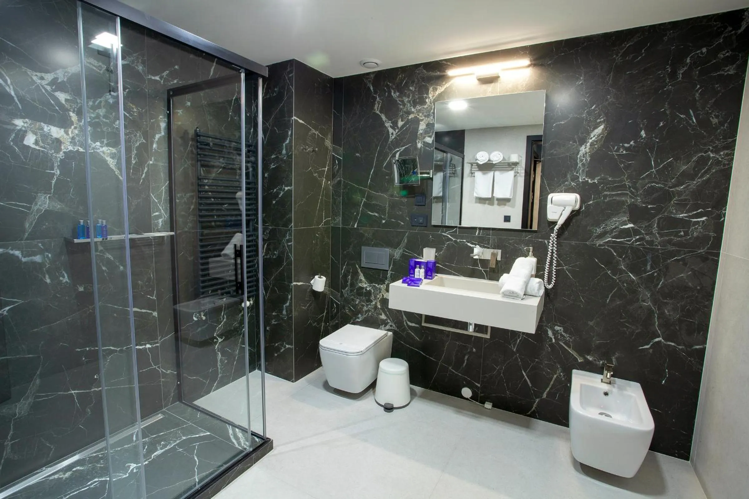 Bathroom in Hotel Solun