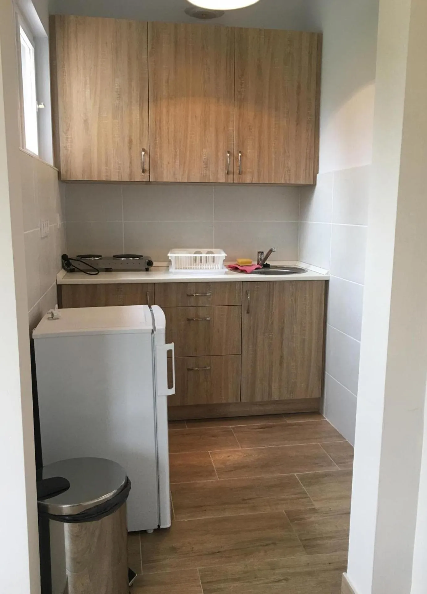 Kitchen or kitchenette in Napsugár Club és Panzió