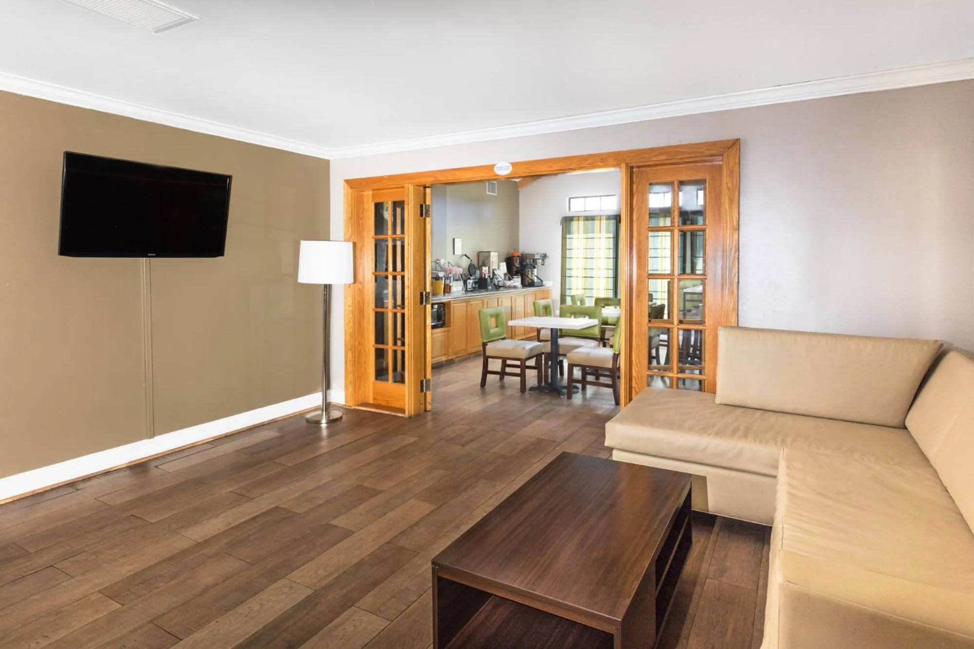 Seating Area in Super 8 by Wyndham Opelousas