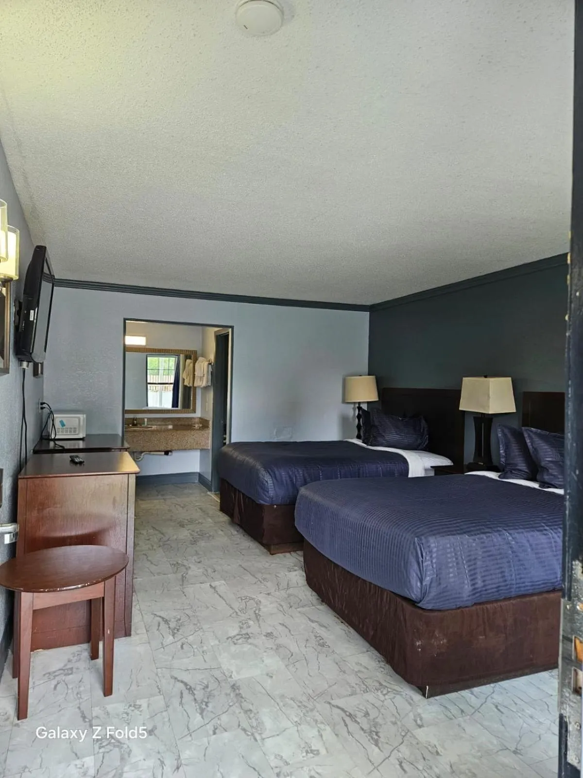 Photo of the whole room, Bed in Rodeway Inn Hattiesburg North